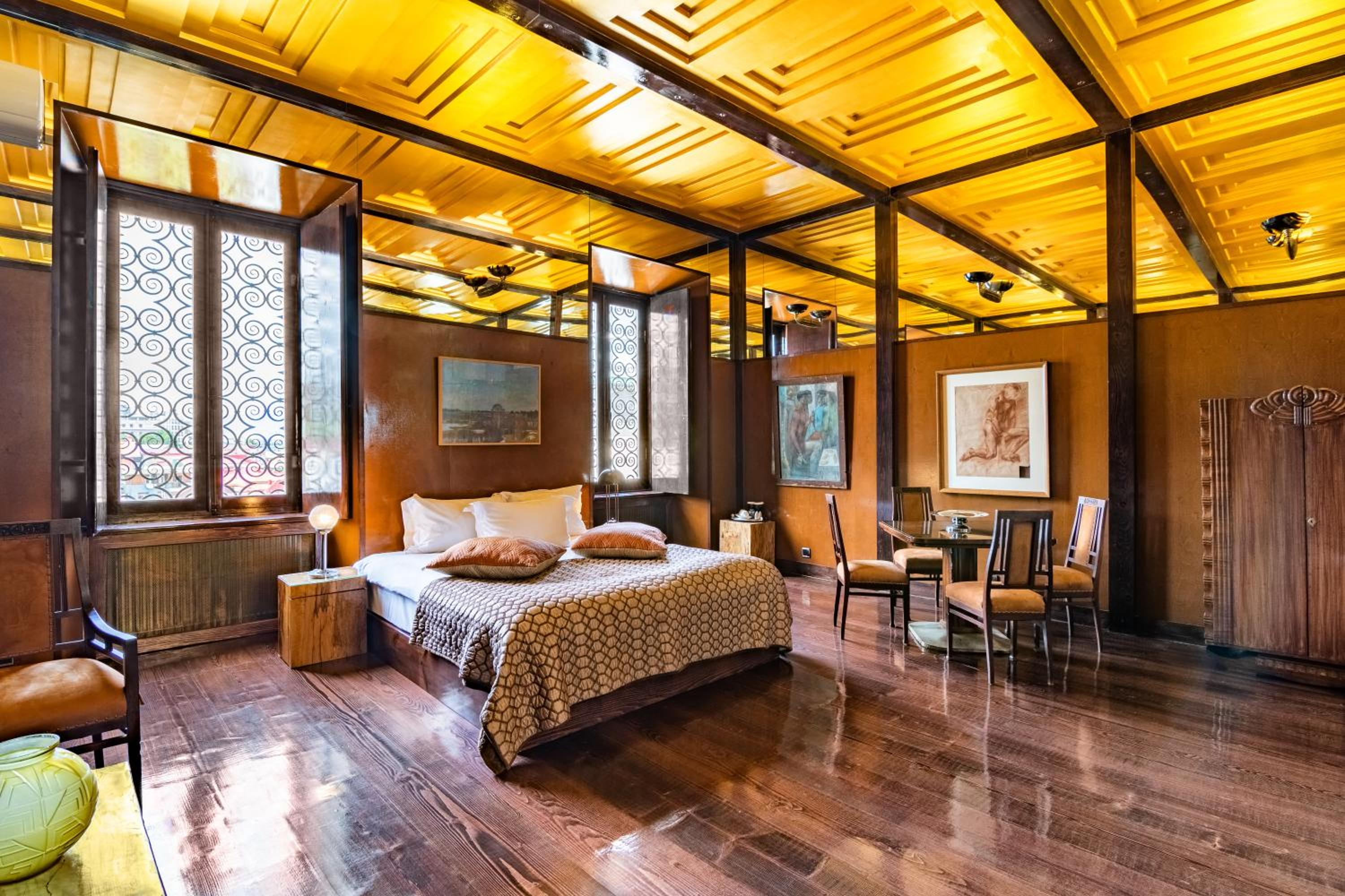 Double Suite