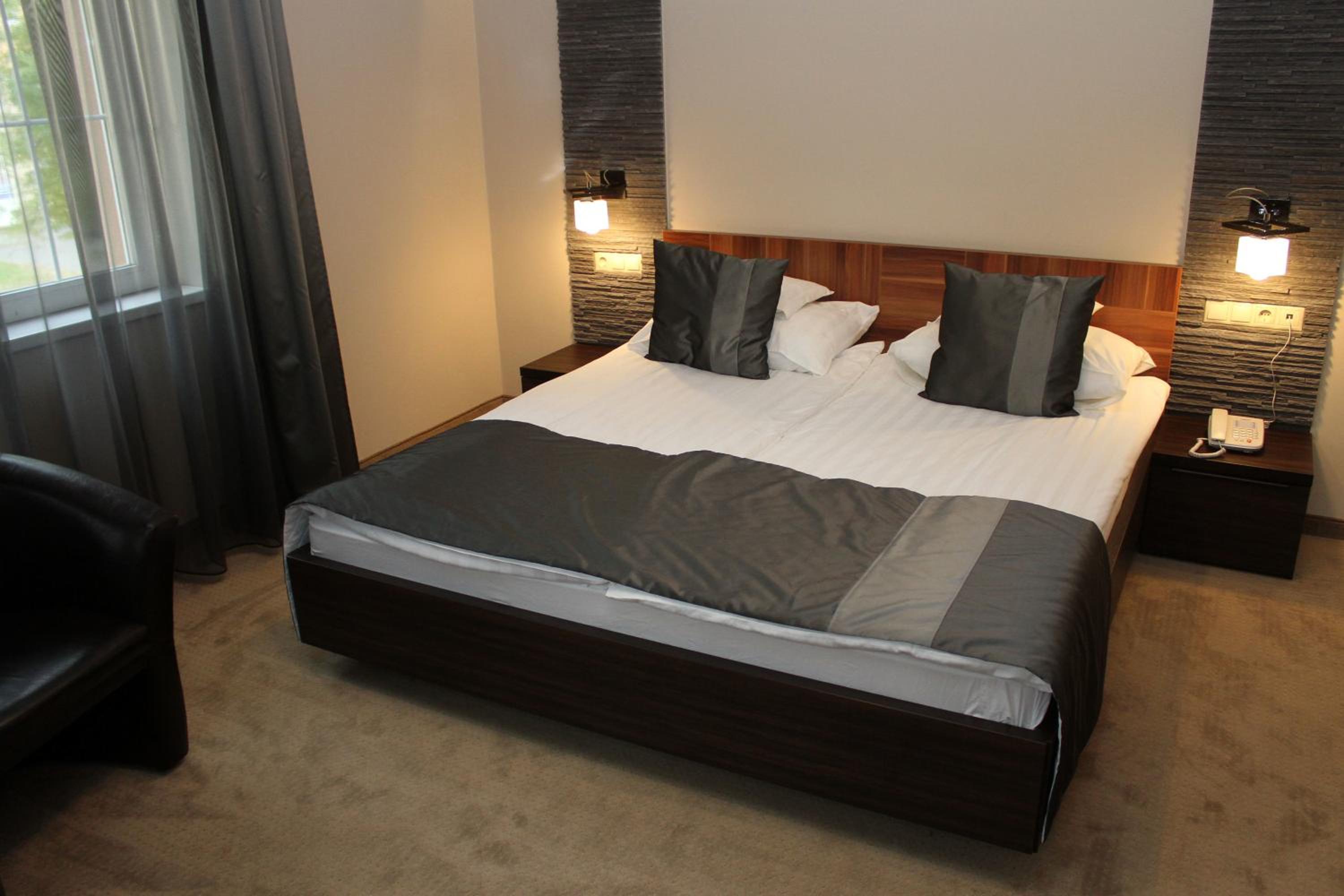 Double or Twin Room - Photo 2