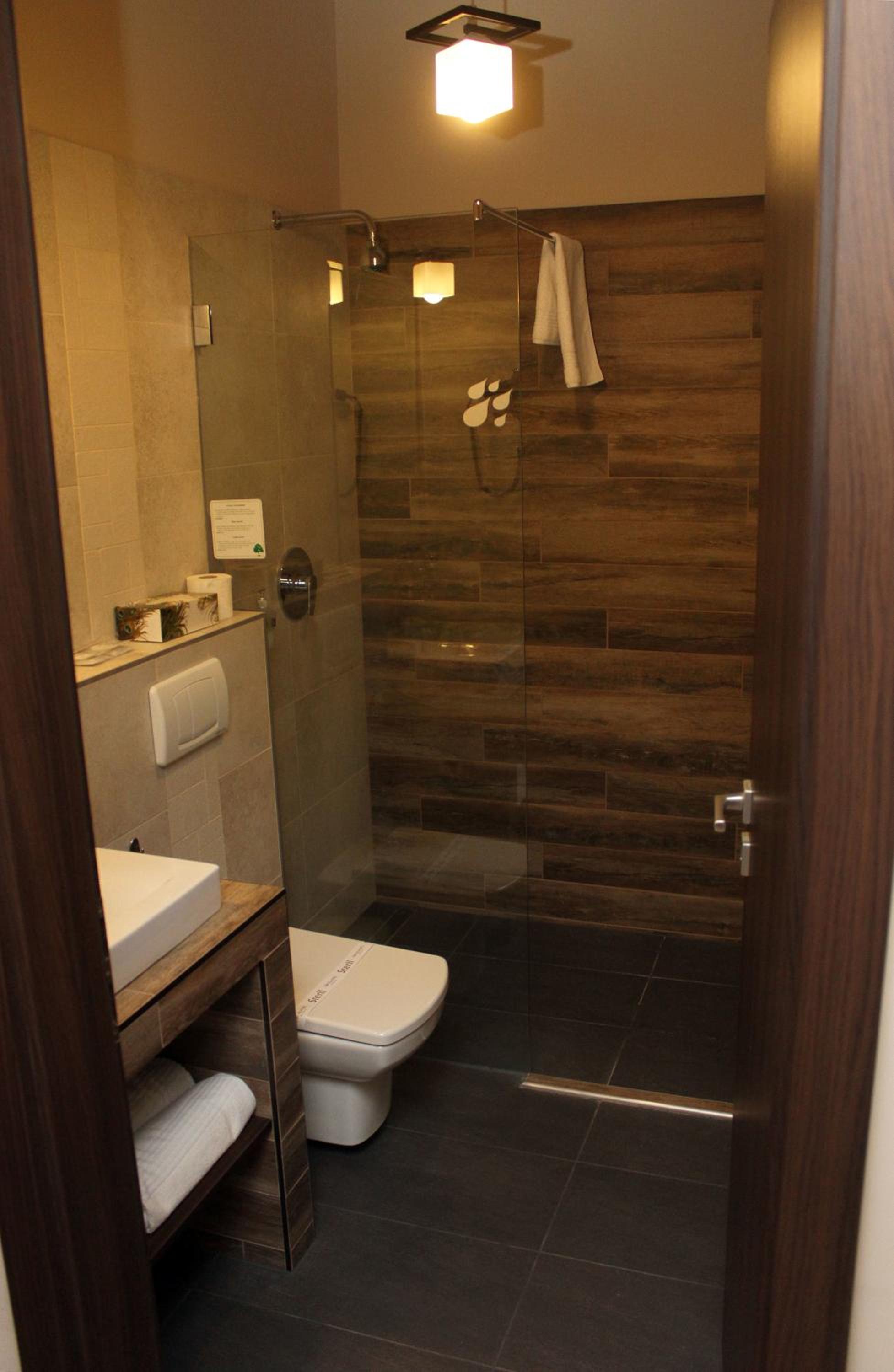Double or Twin Room - Photo 5