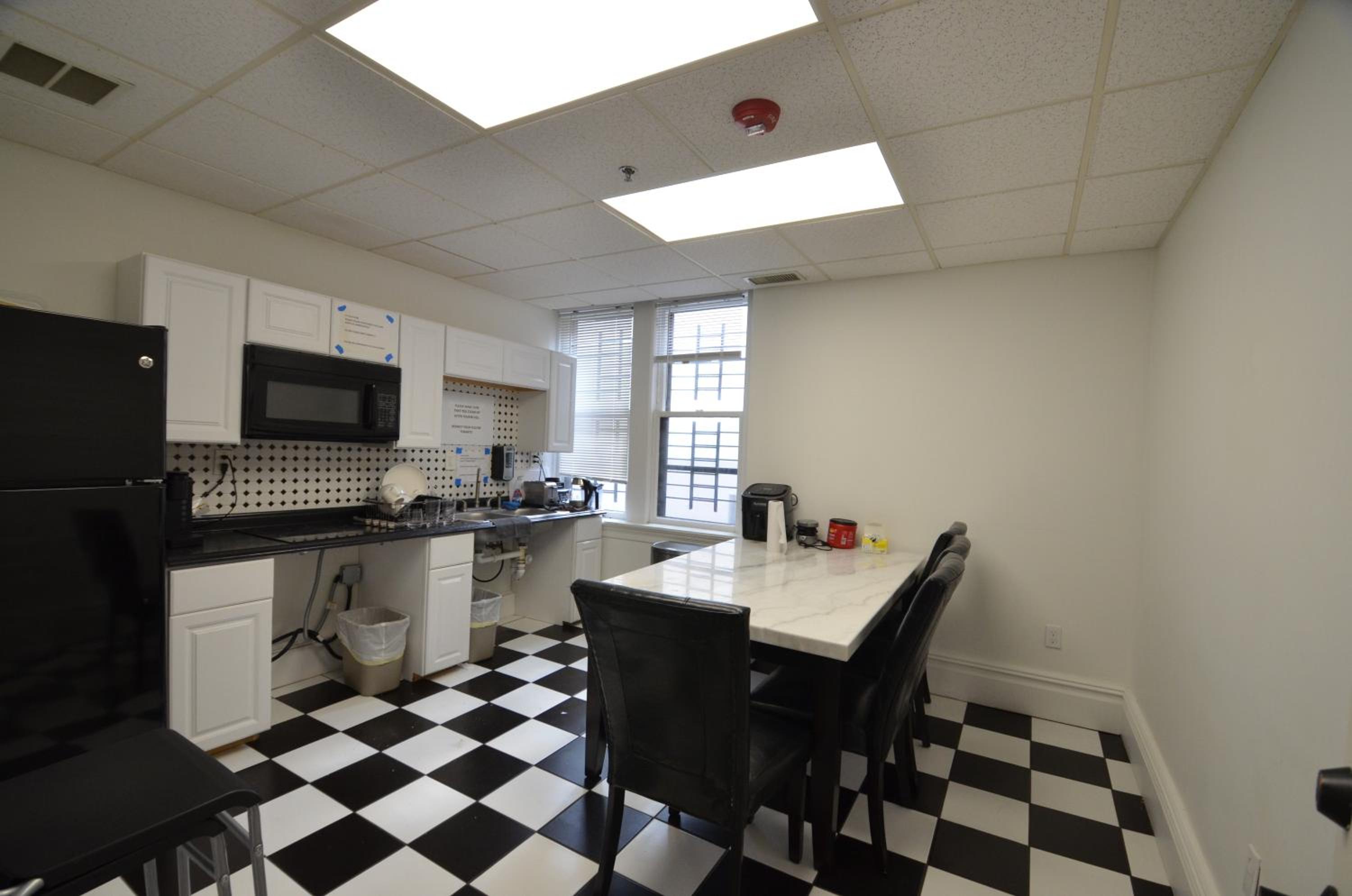 Queen Room photo 1