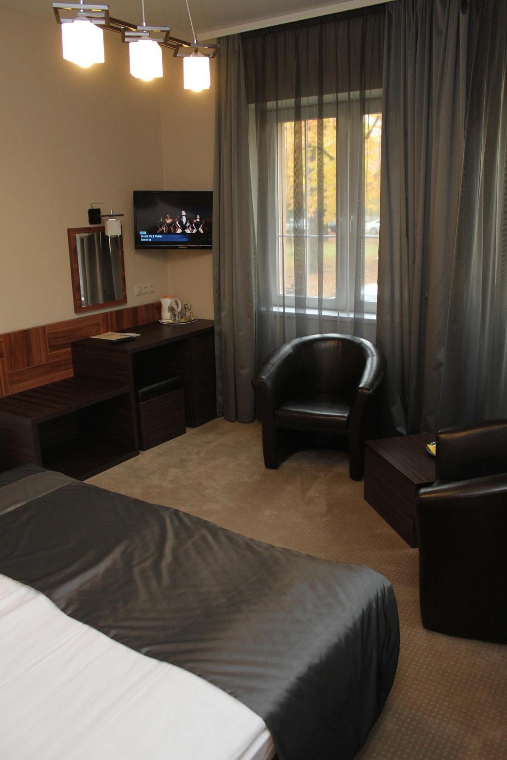Double or Twin Room - Photo 4