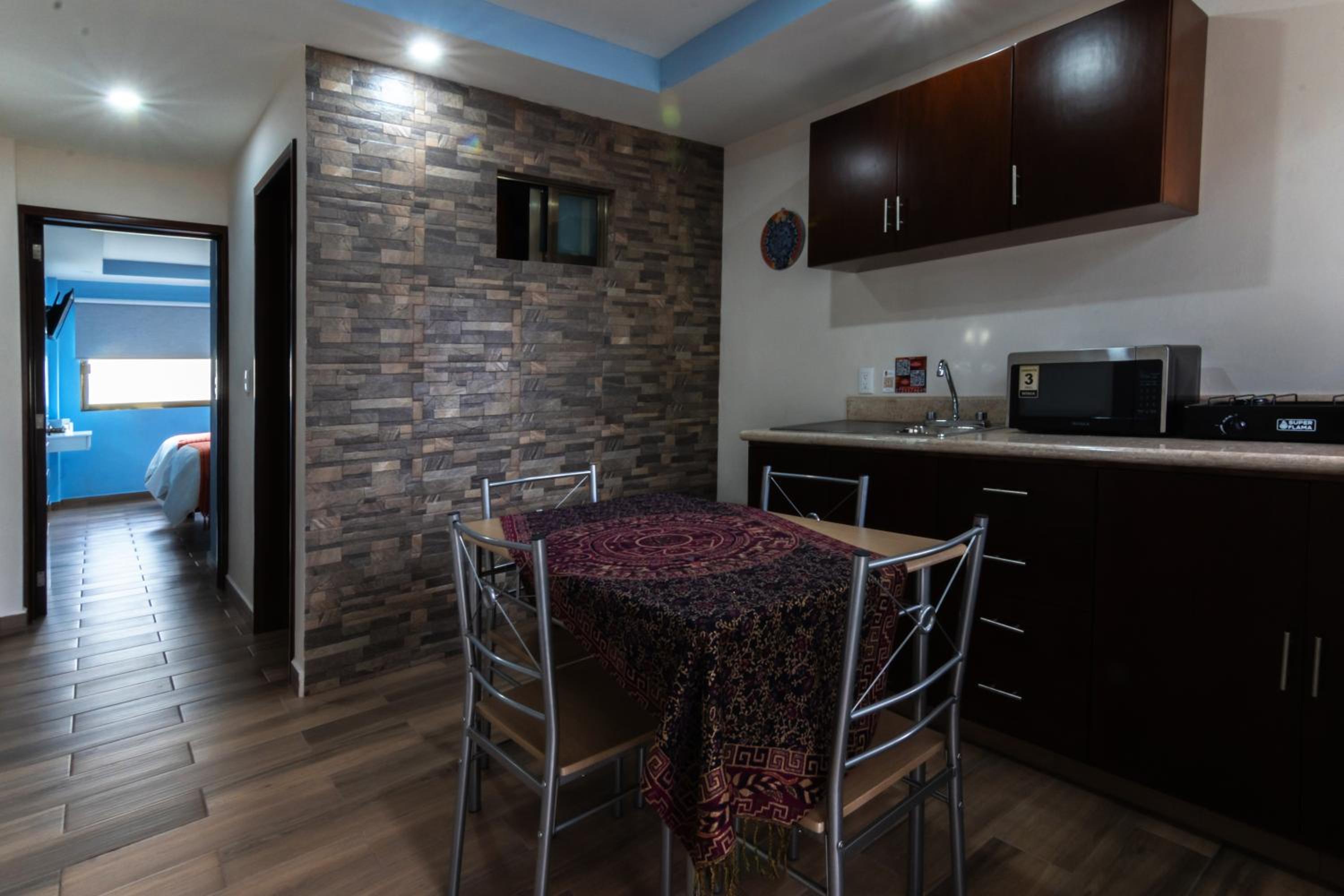 Twin Room - Photo 12