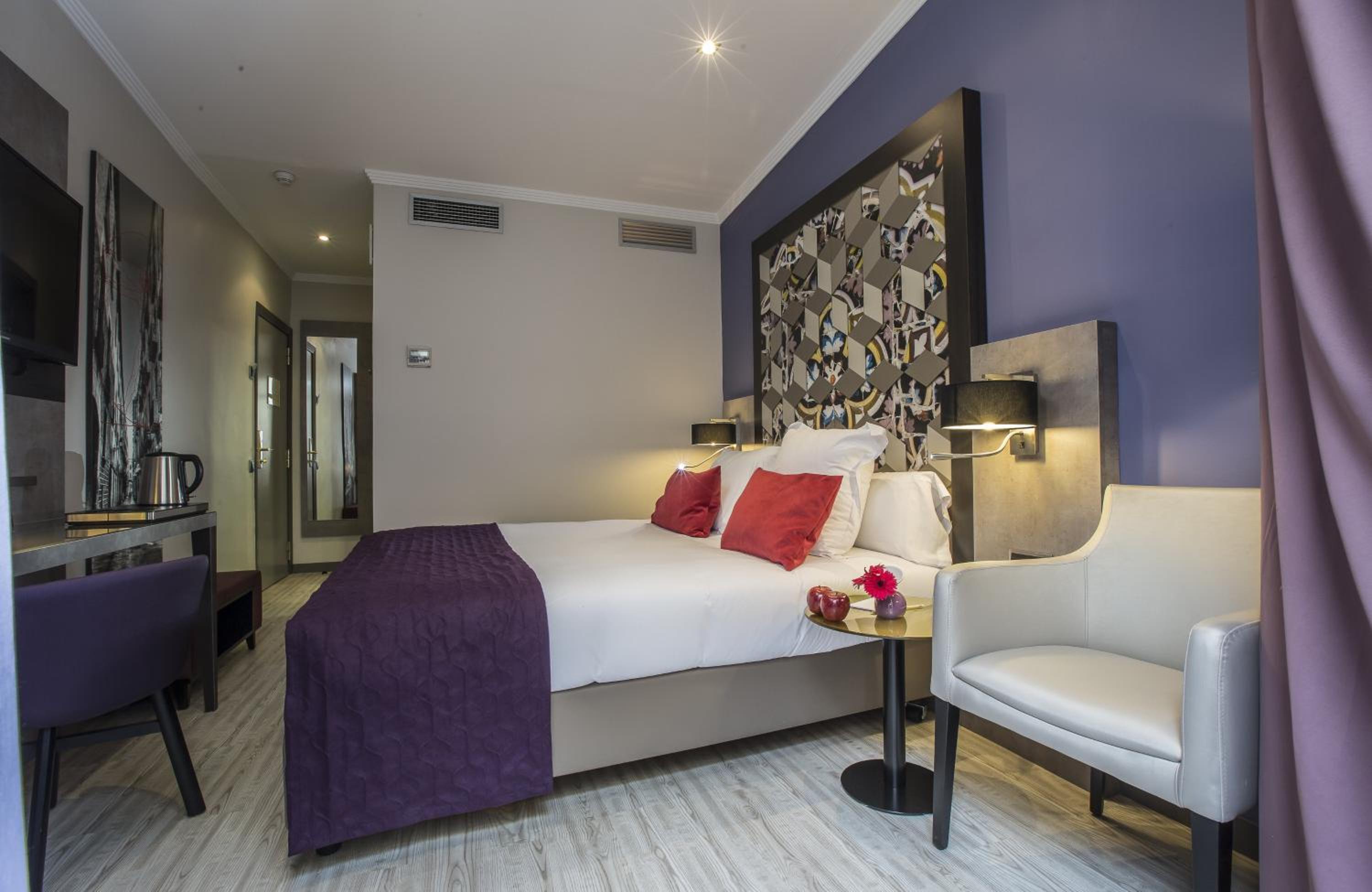 Comfort Double or Twin Room thumbnail 6