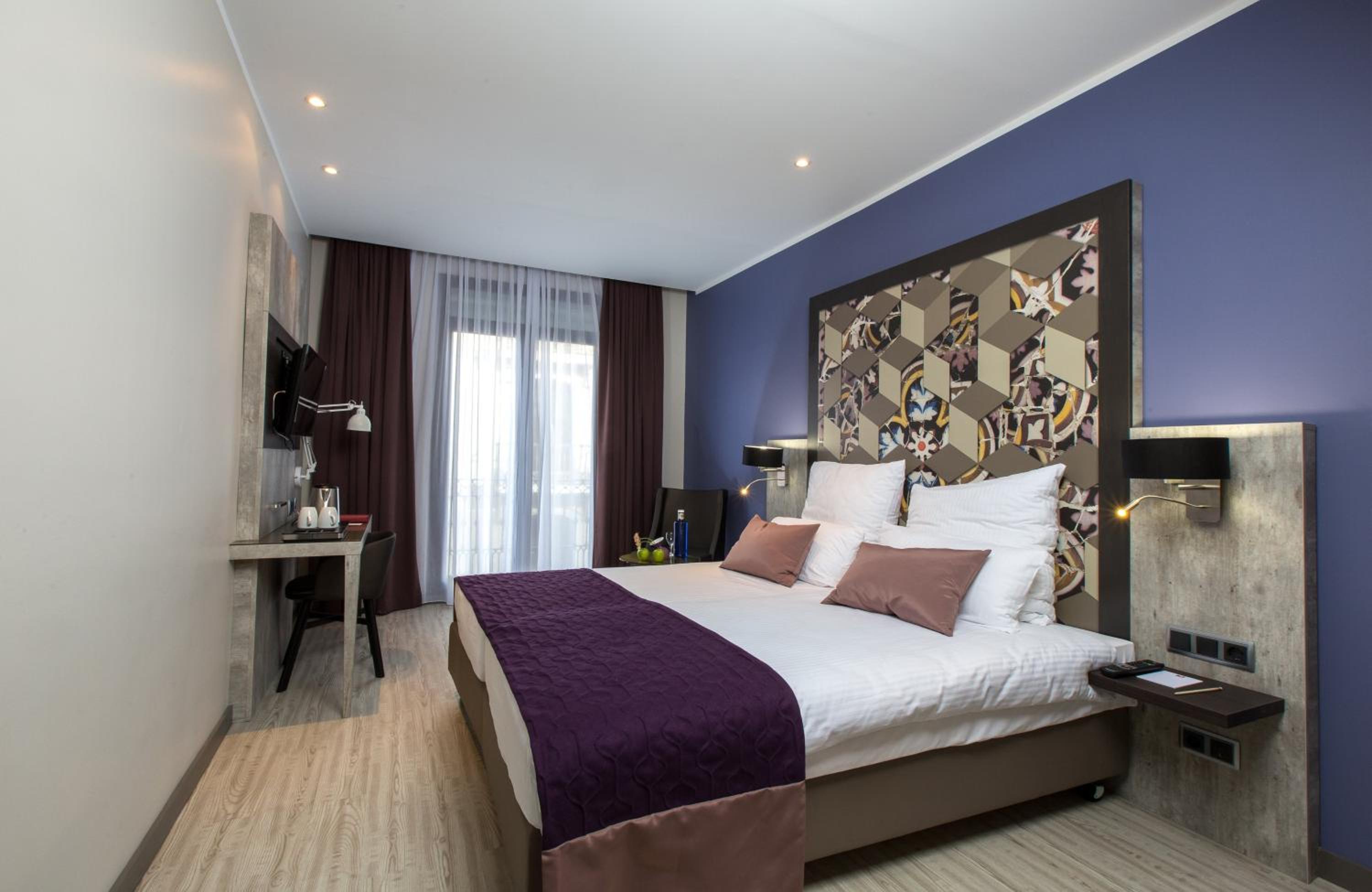 Superior Triple Room thumbnail 6