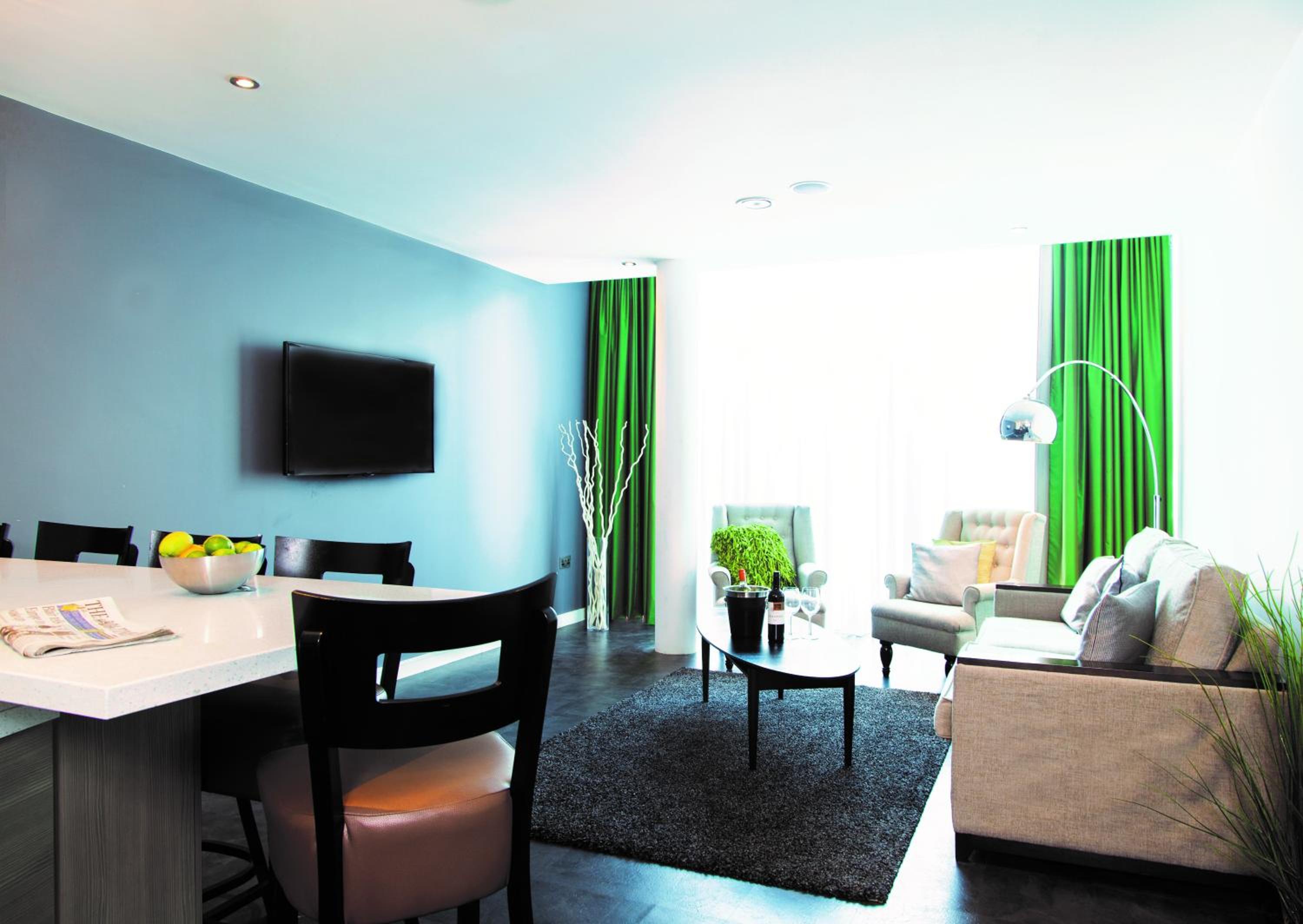 One-Bedroom Luxe (5 Adults) photo 1