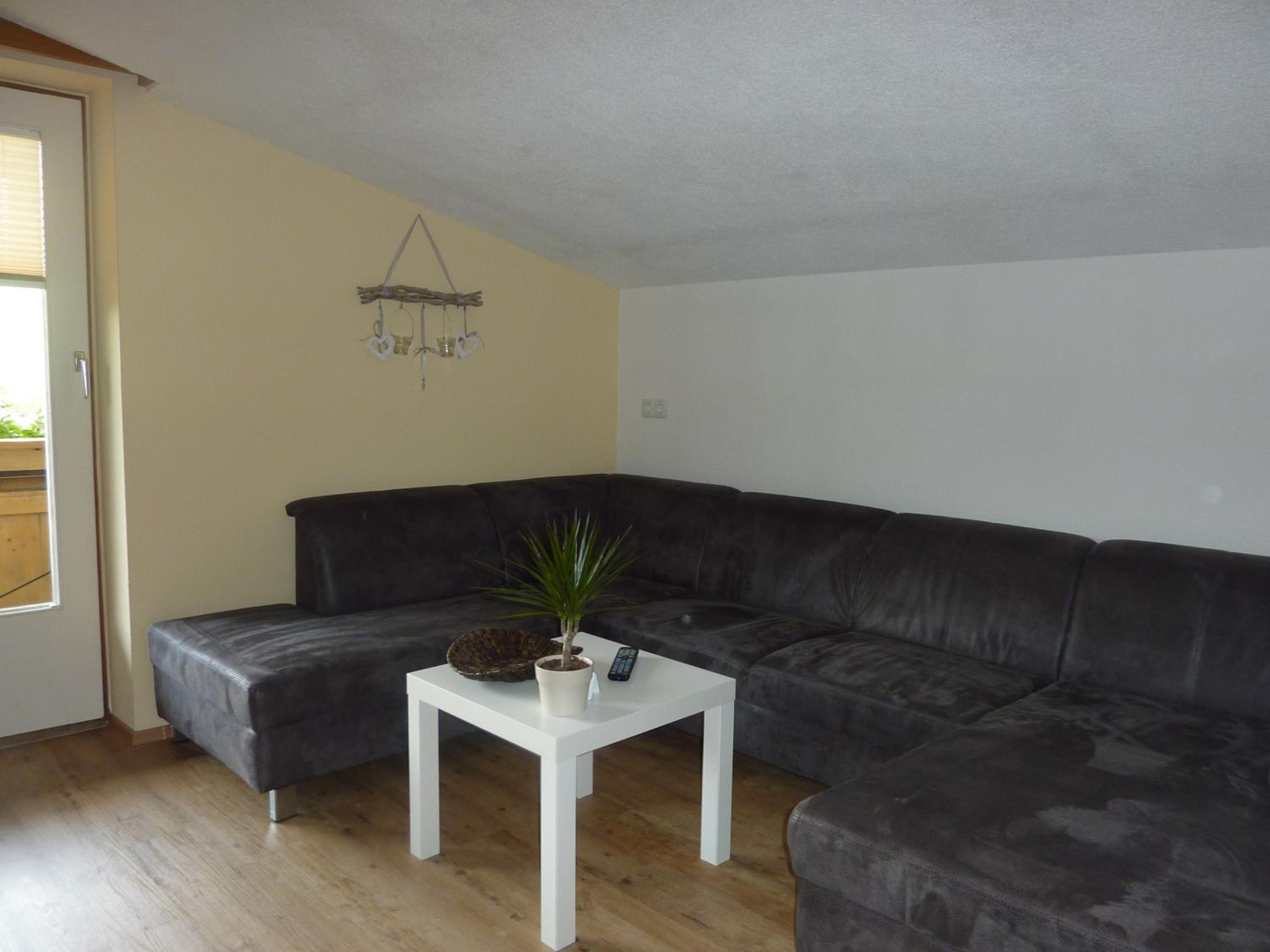 Three-Bedroom Apartment 328 ft² photo 2