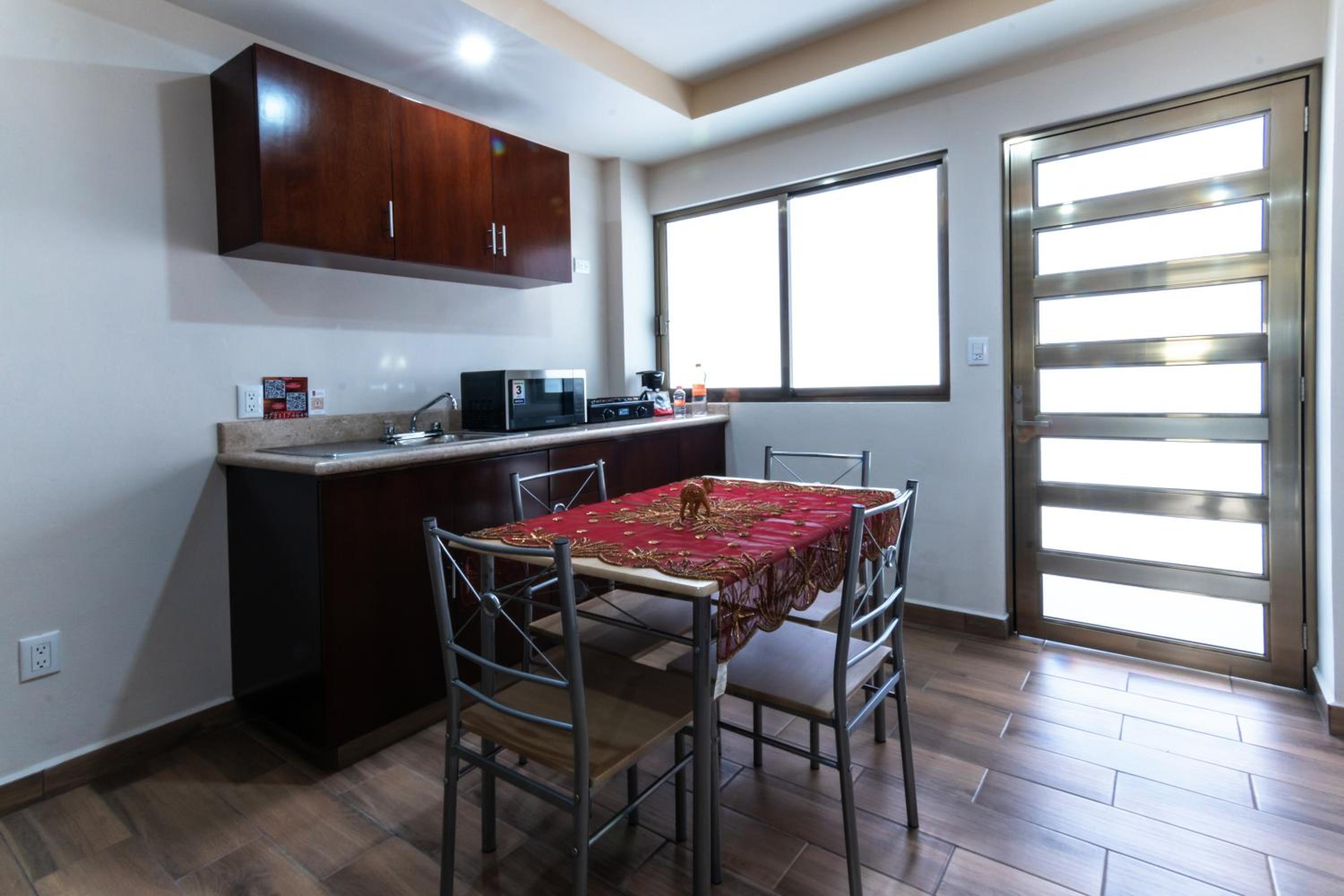 Twin Room - Photo 3