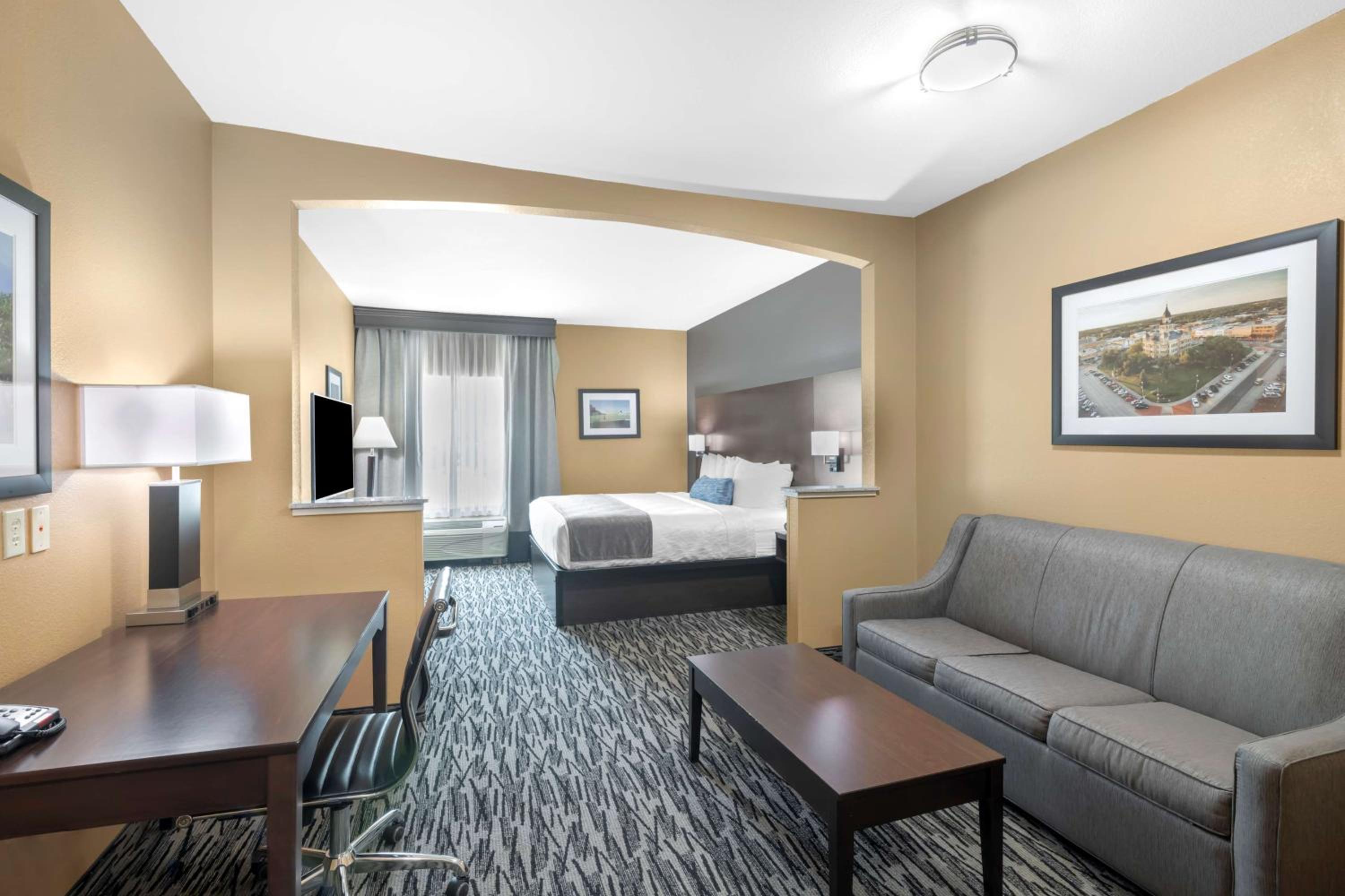 King Suite with Sofa Bed - Non Smoking photo 1