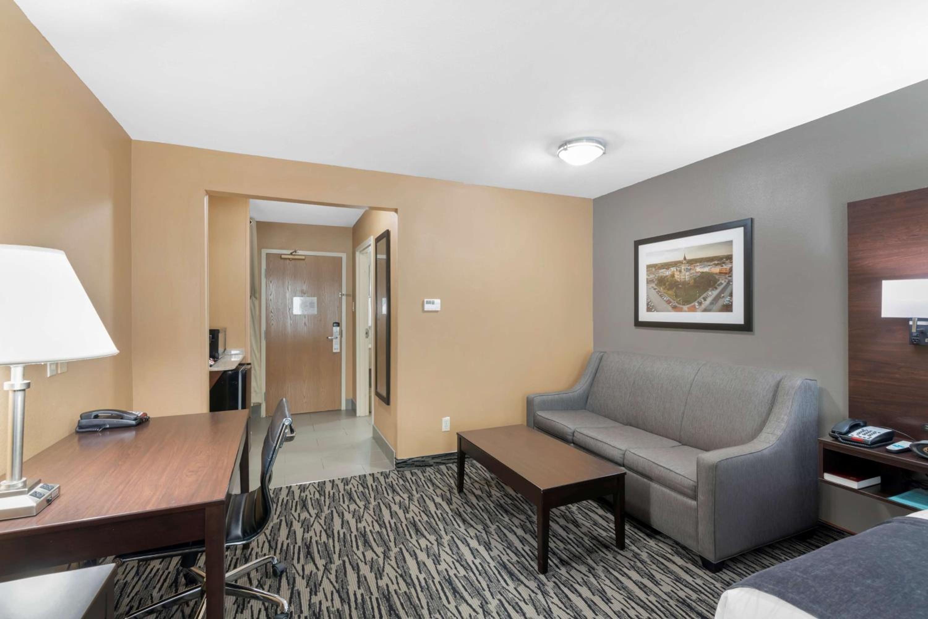 King Room with Bathtub - Disability Access/Non-Smoking photo 2
