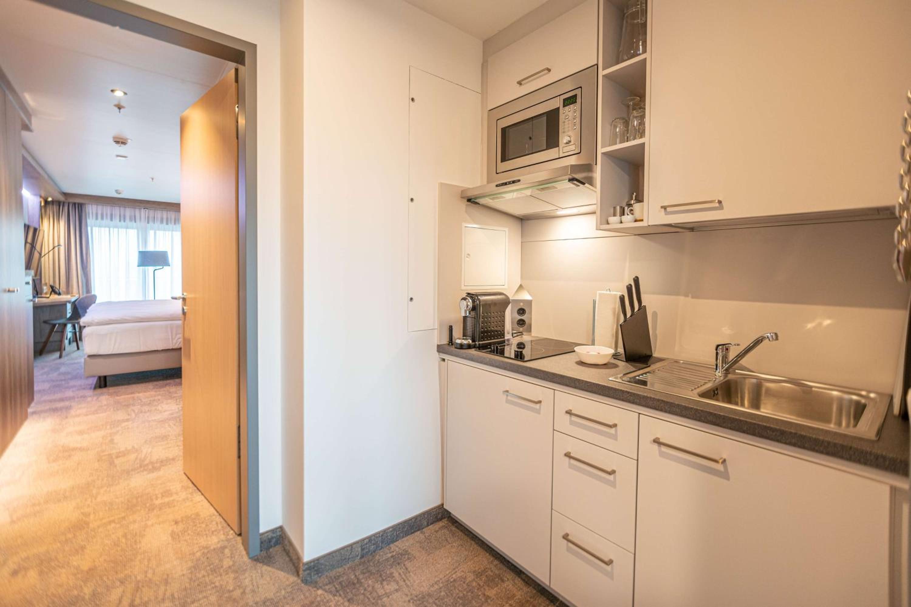 Standard Room - Kitchenette - Photo 20