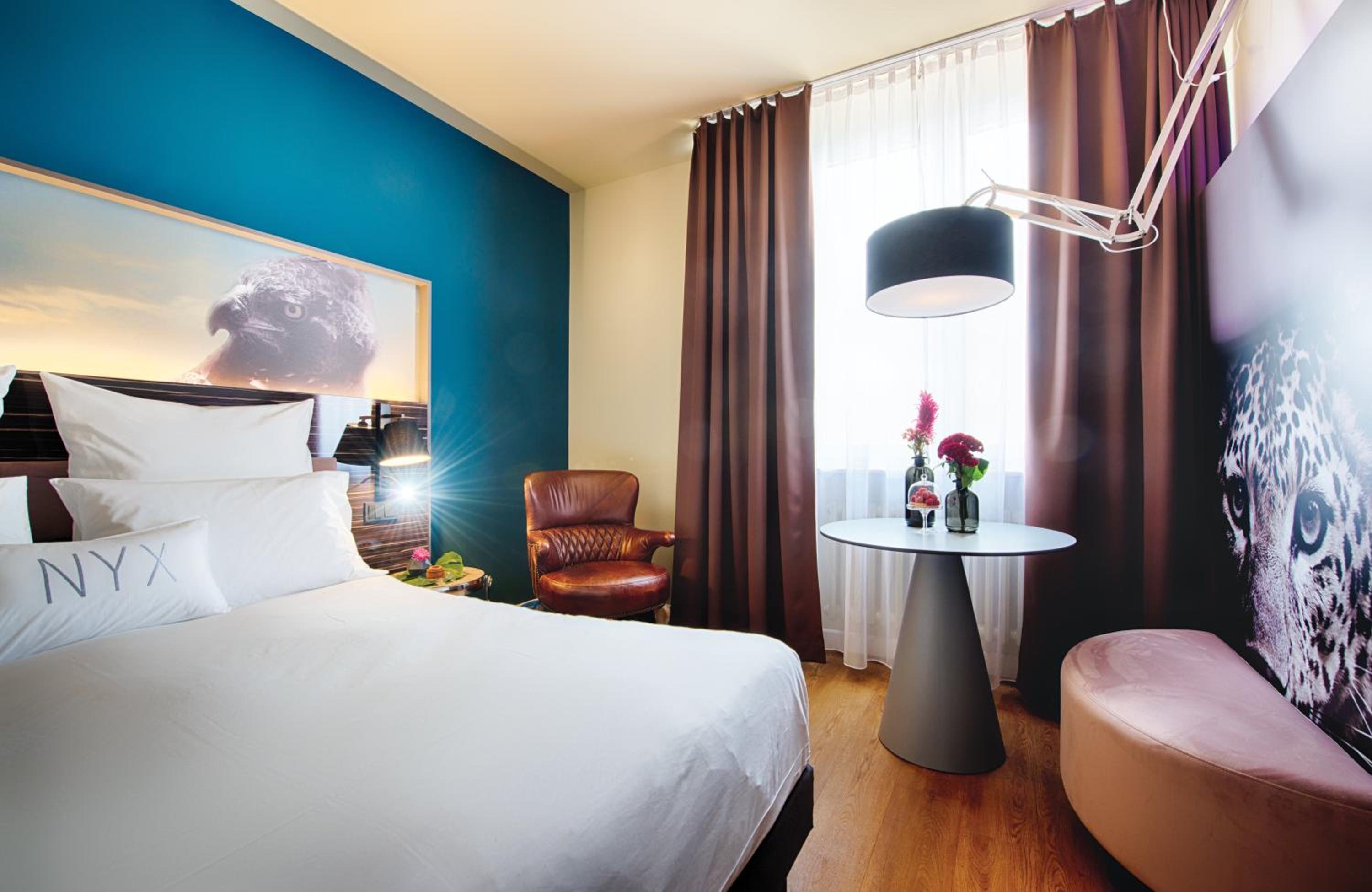 Economy Twin Room thumbnail 5