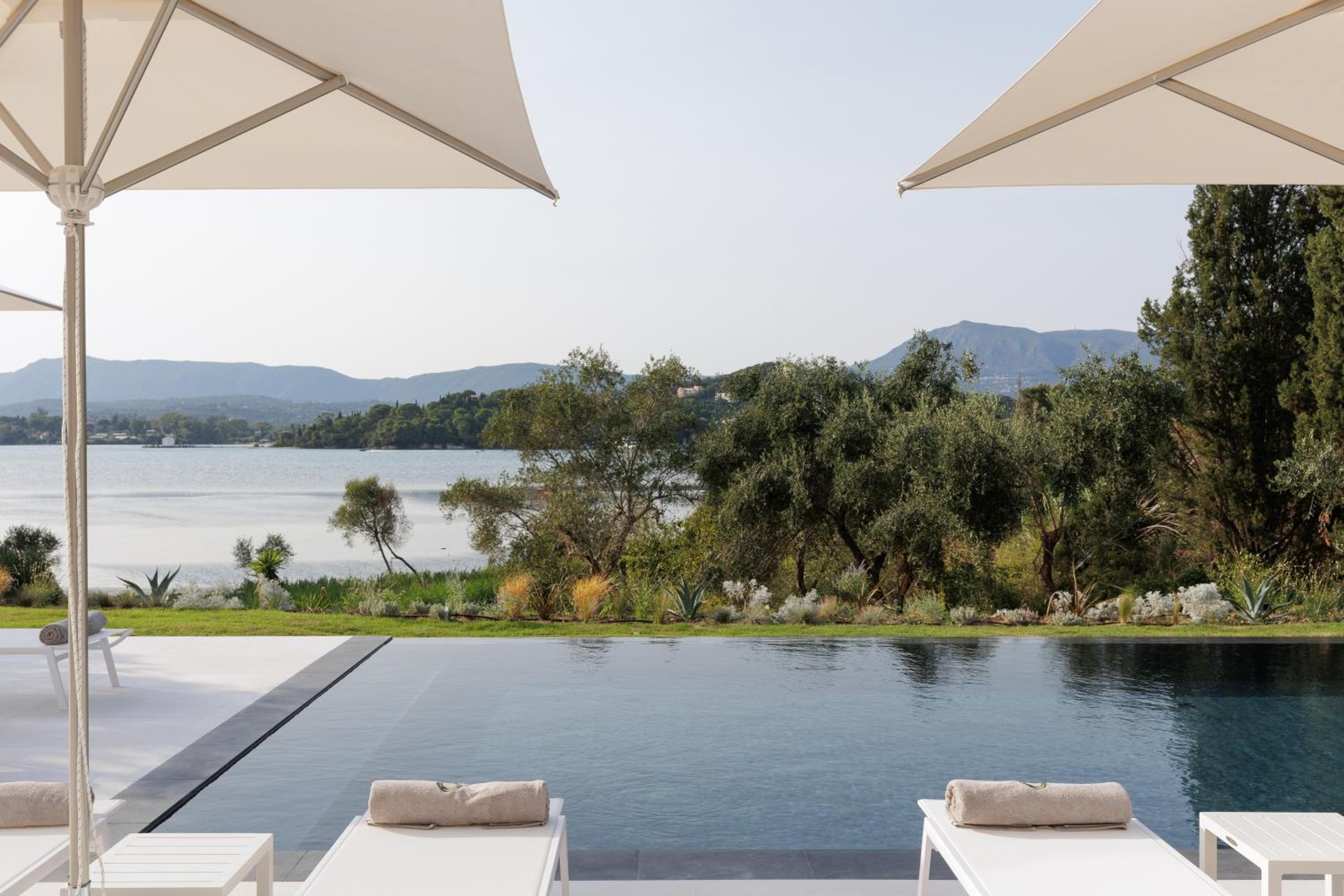Villa with Private Pool photo 3