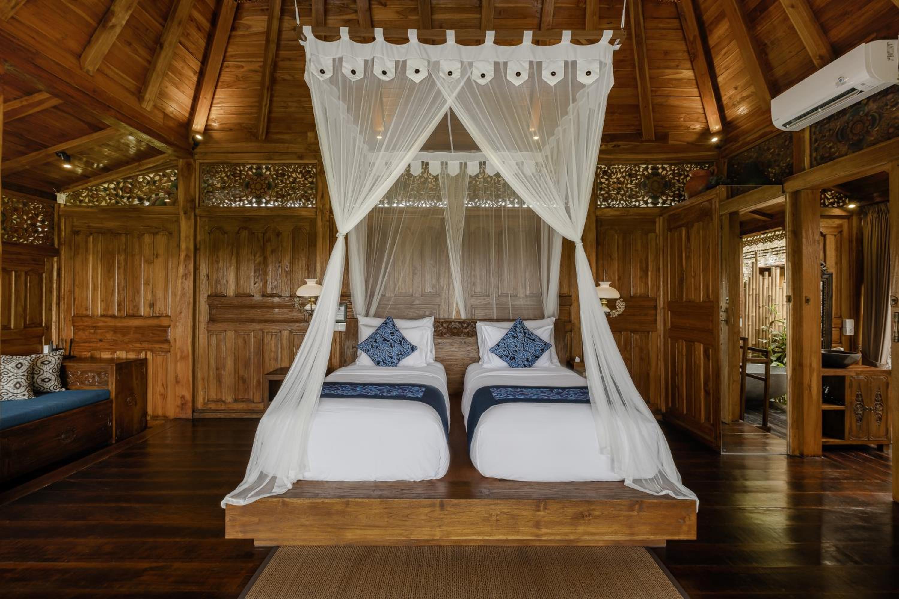 One-Bedroom Villa with Private Pool - Photo 32