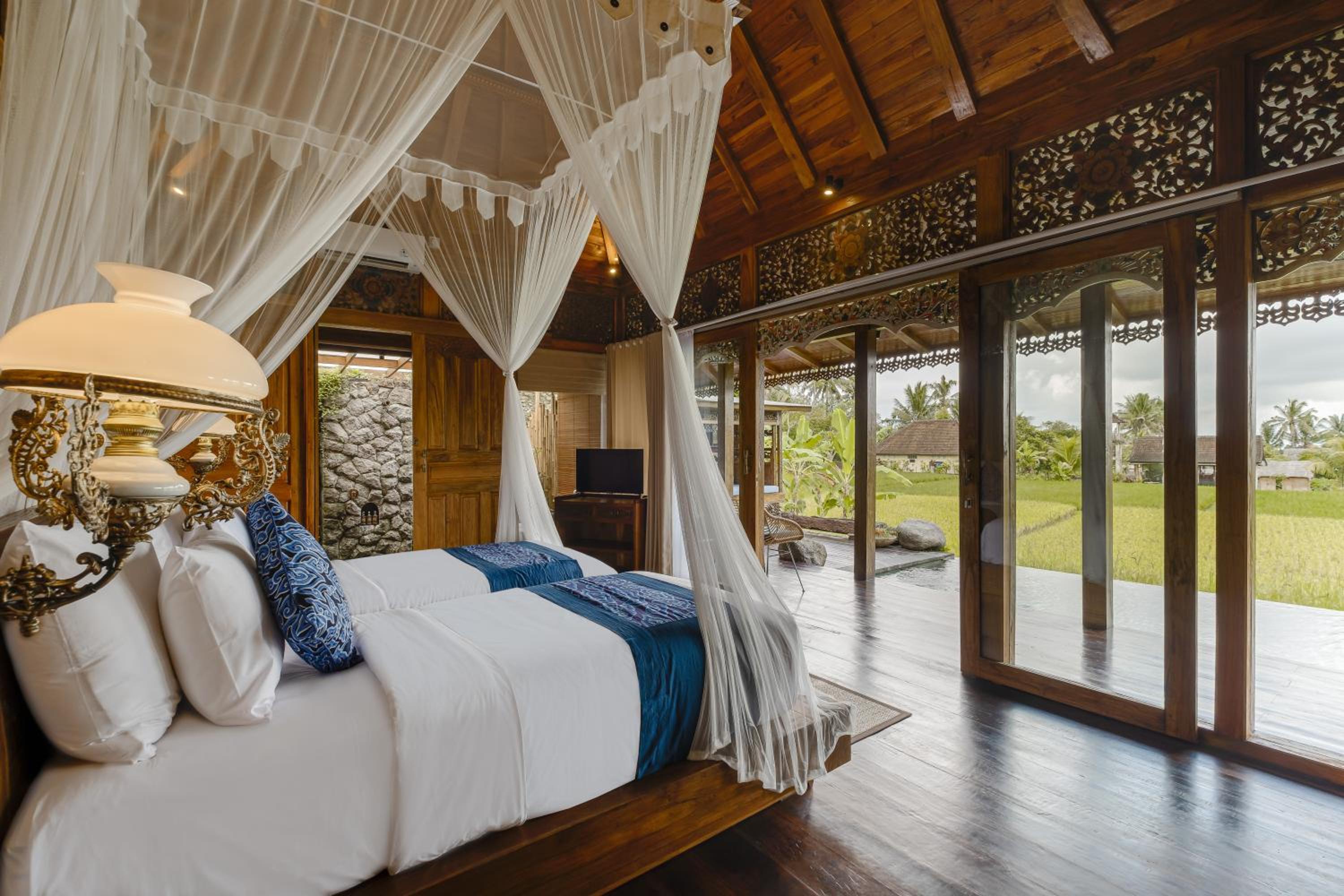 One-Bedroom Villa with Private Pool - Photo 28