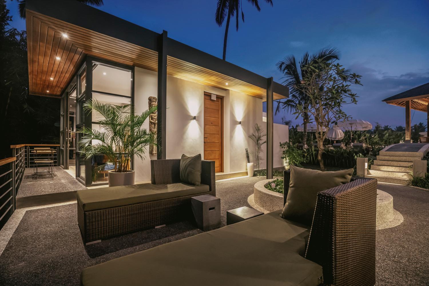 Three-Bedroom Villa - Photo 2