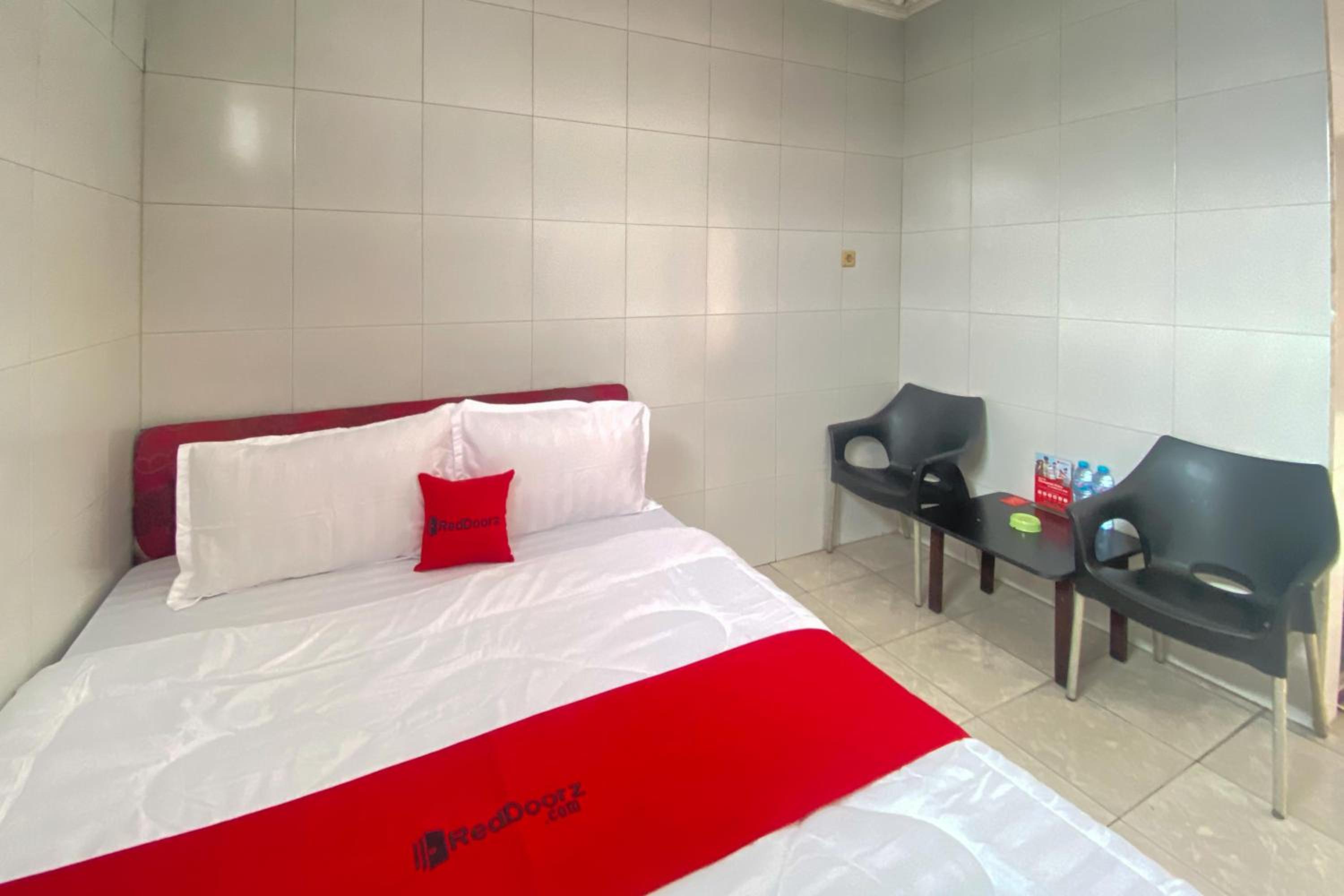 Standard Double Room - Photo 7