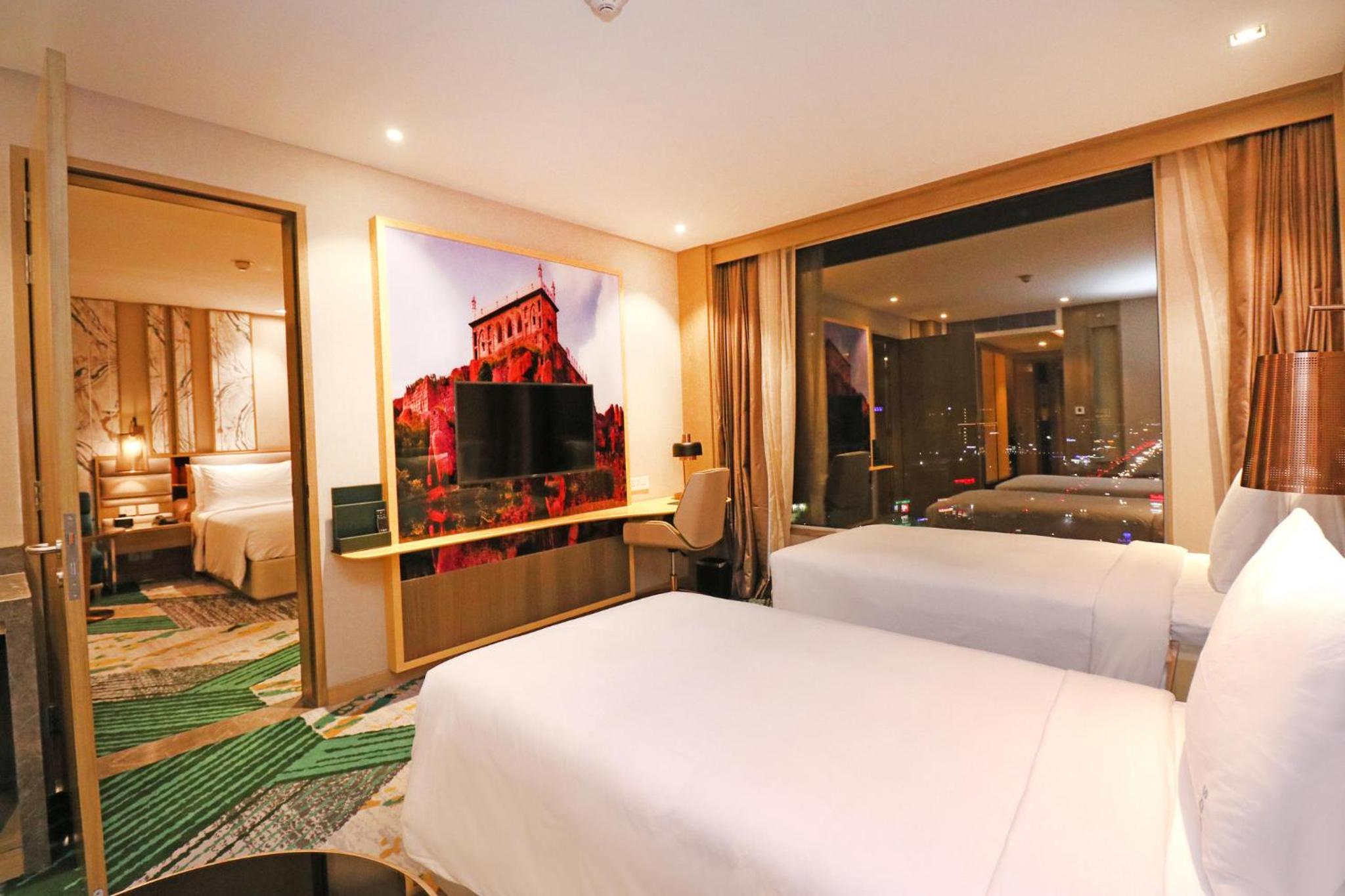 Standard Room with Two Single Beds with 20% discount on Food And Soft Beverages and Laundry
