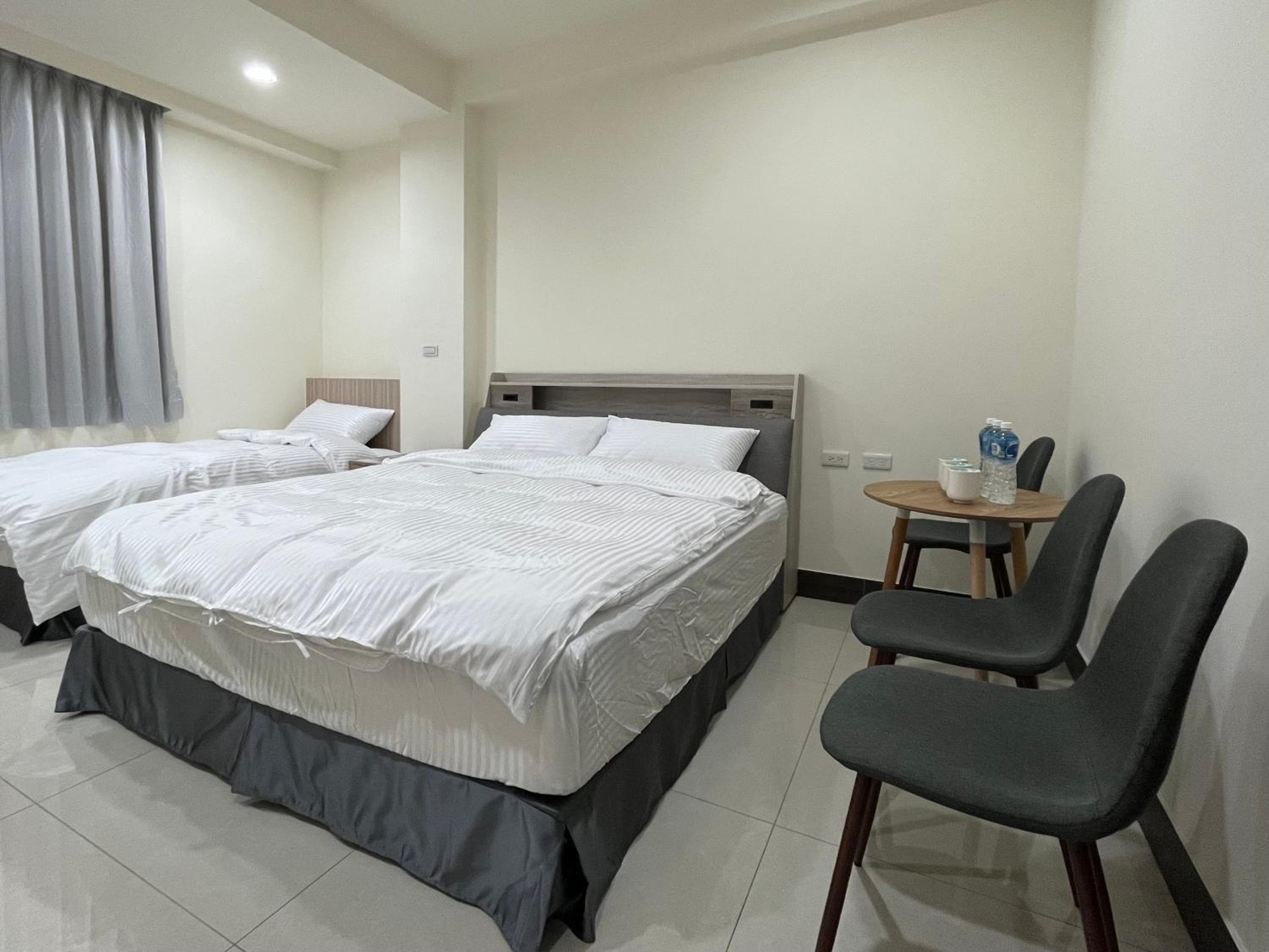 Triple Room with Private Bathroom photo 2