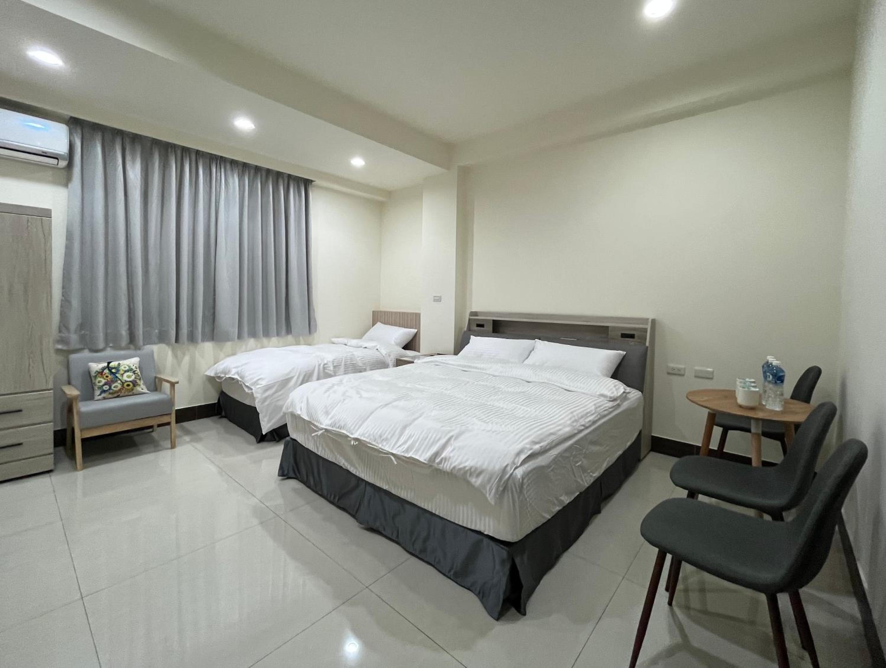 Triple Room with Private Bathroom photo 3
