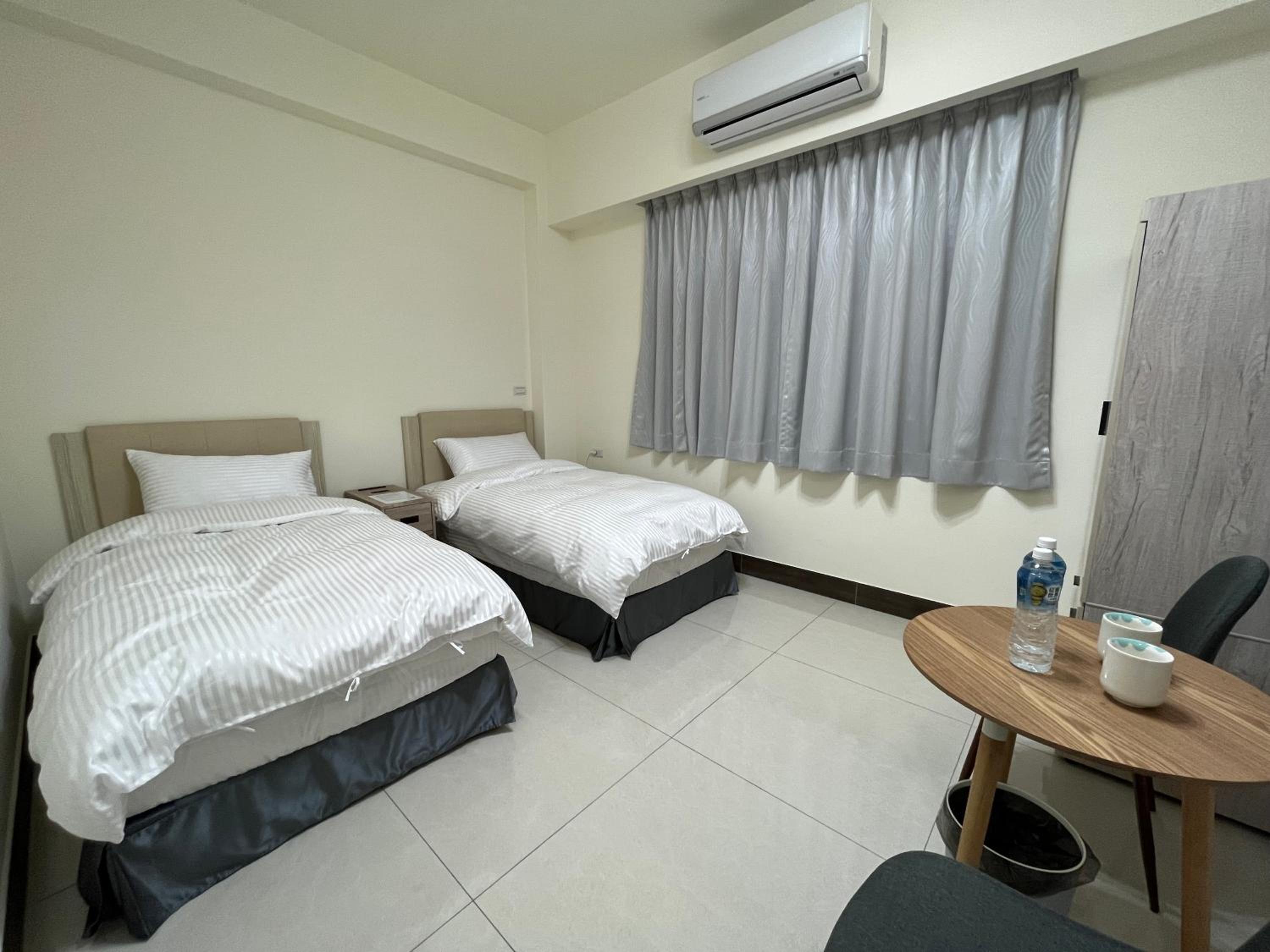 Standard Twin Room photo 1