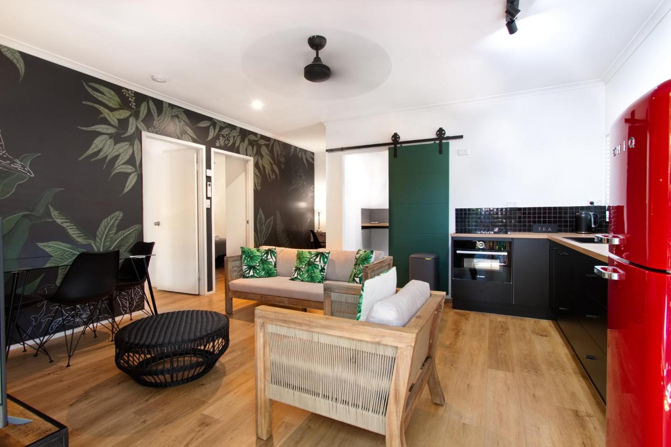 Apartment With Garden View