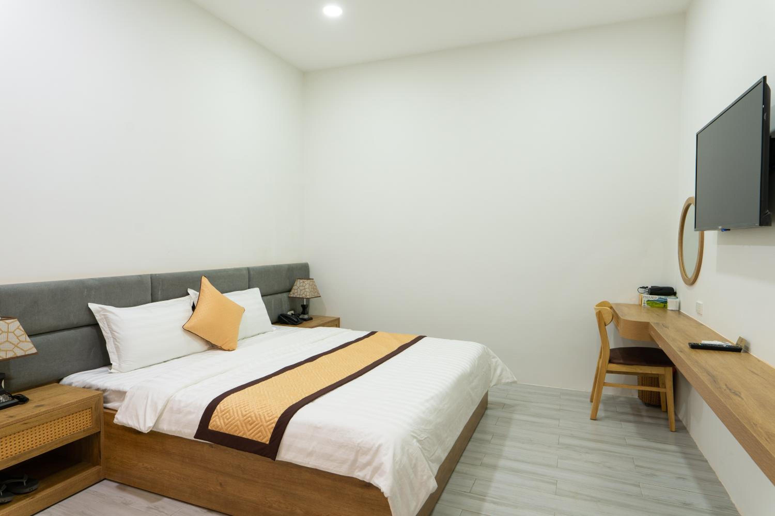 Deluxe King Room photo 3