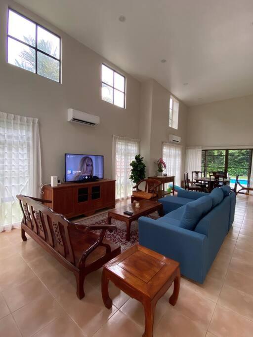 Four-Bedroom House photo 1