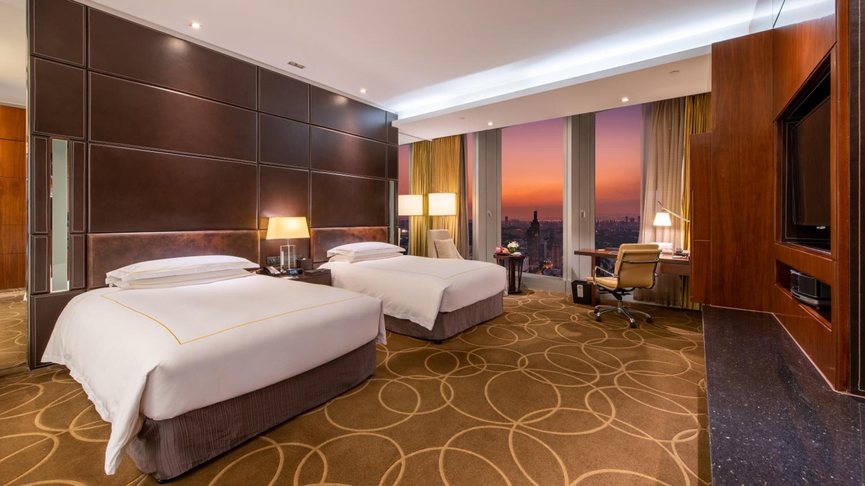 Classic Double Room with Two Double Beds and City View - Photo 1