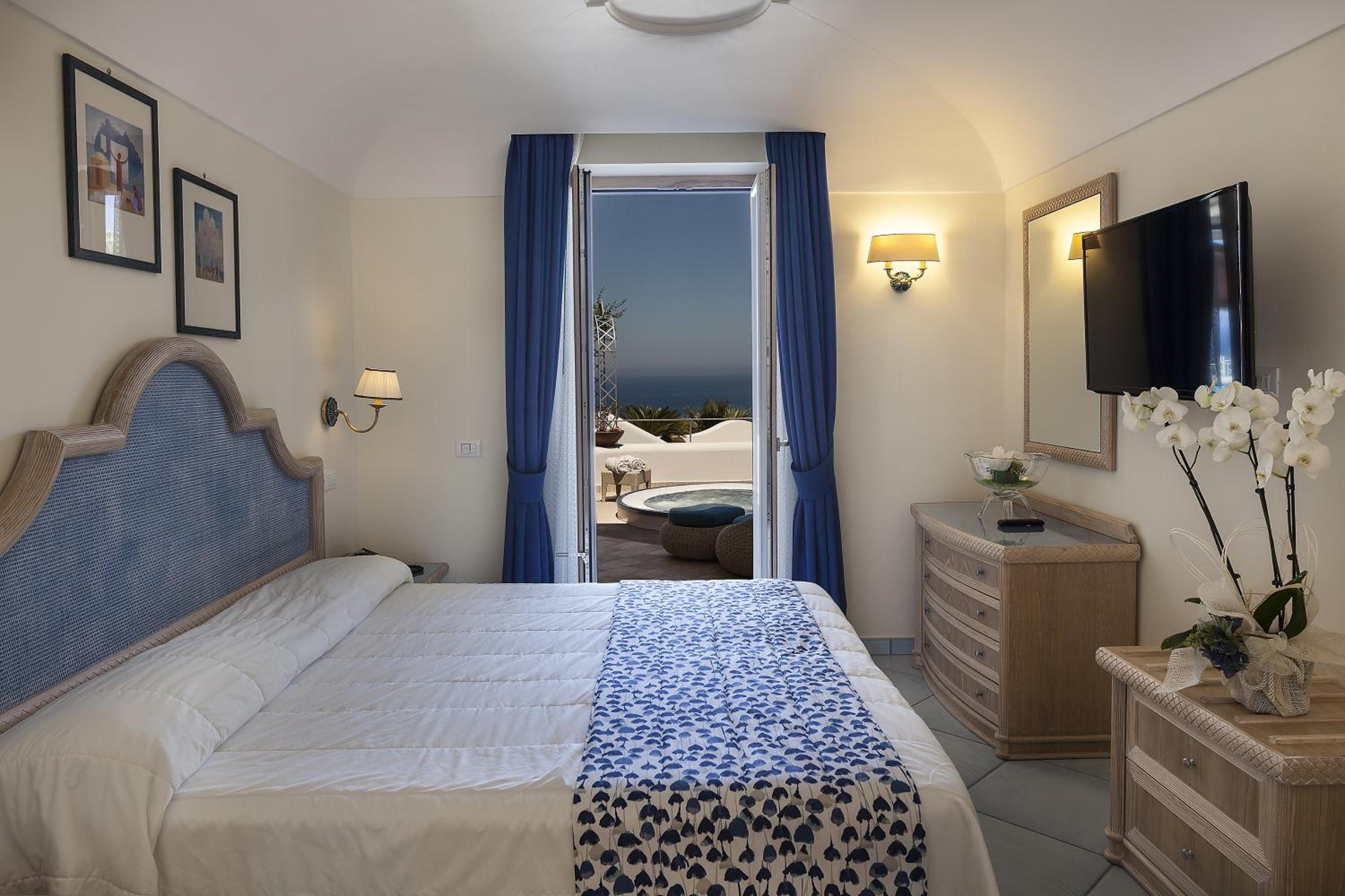 Suite with Spa Bath and Spa Access