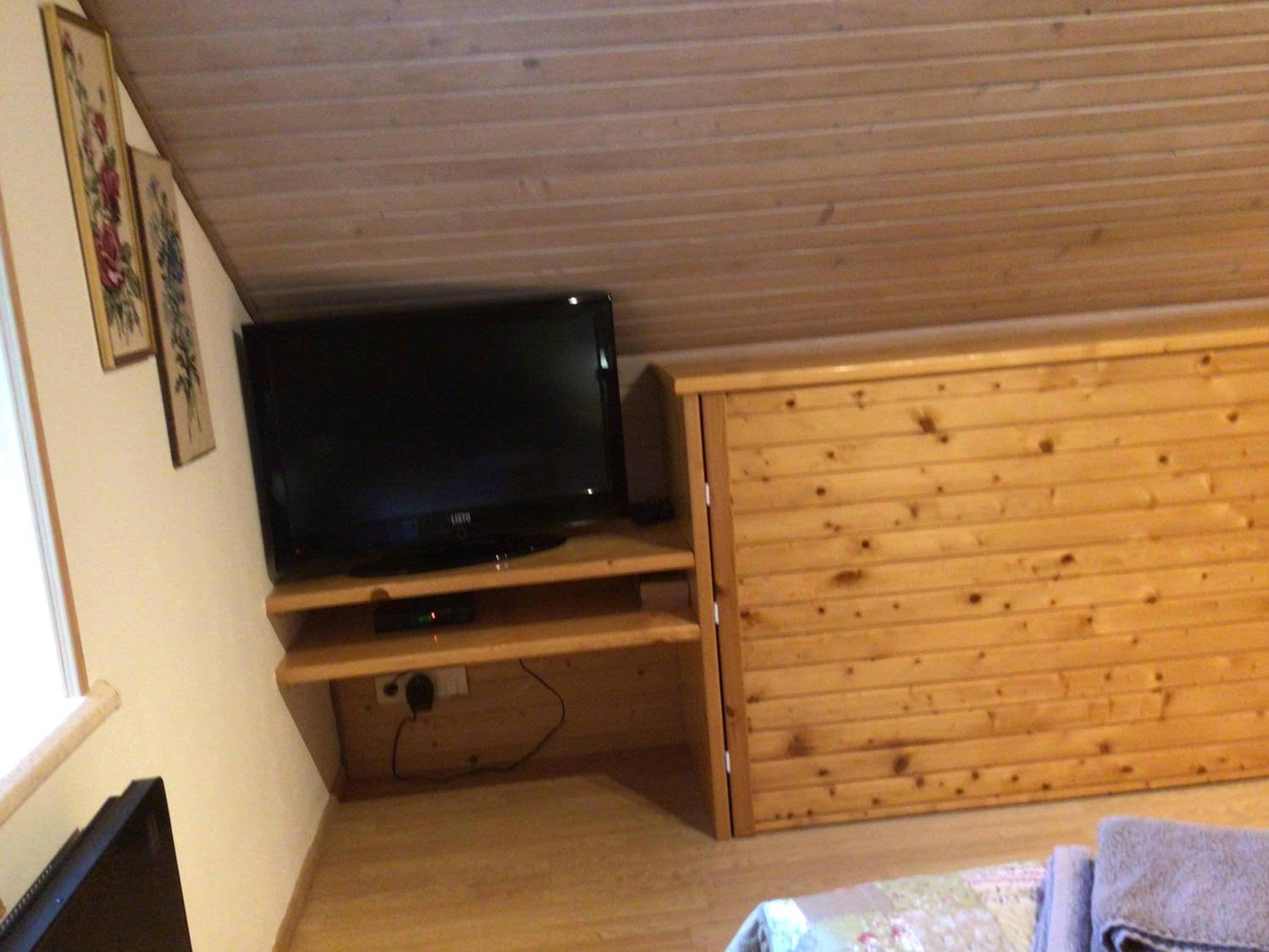 Deluxe Double Room (2 Adults + 1 Child) photo 3
