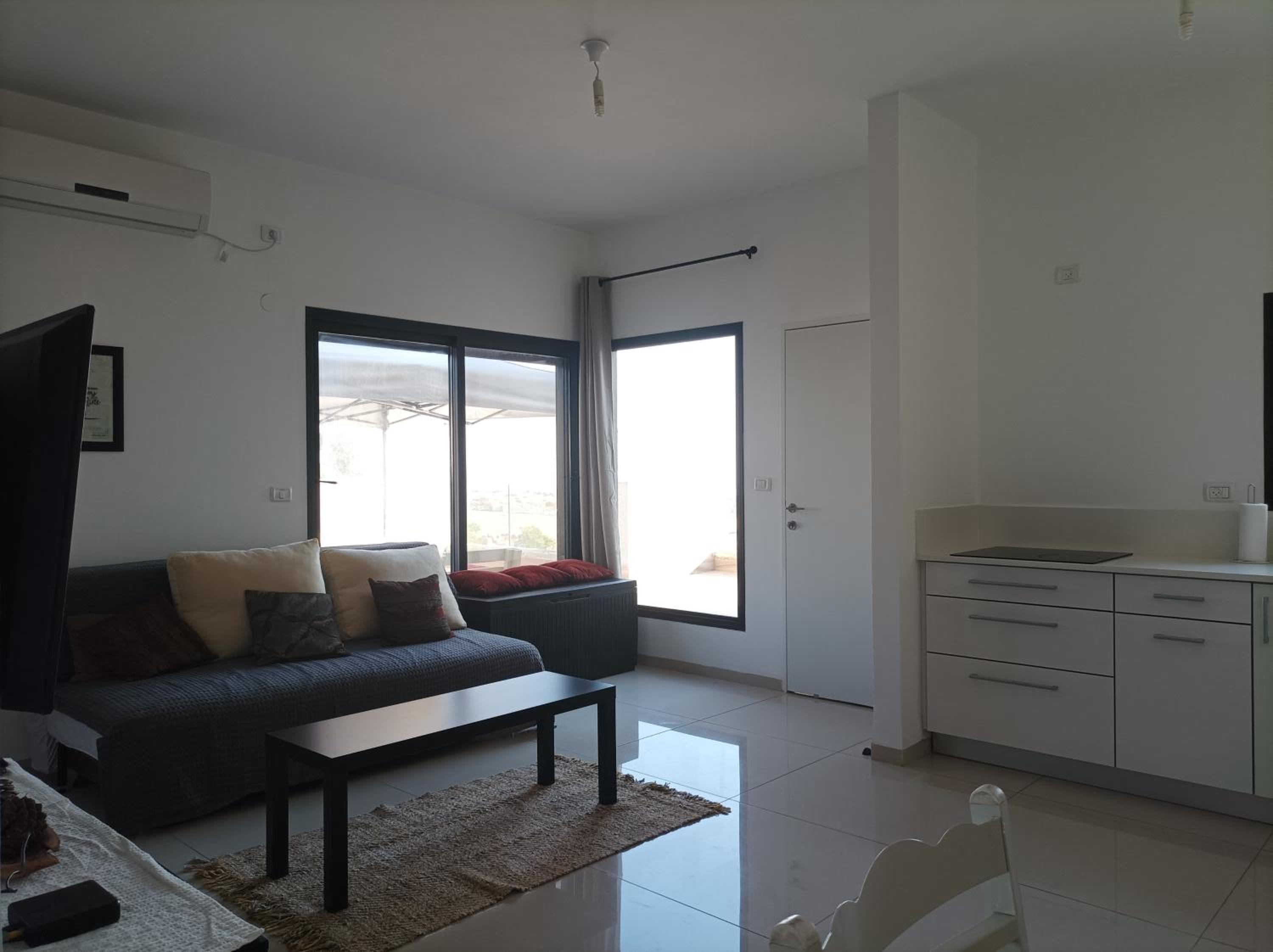 One-Bedroom Apartment - Photo 9