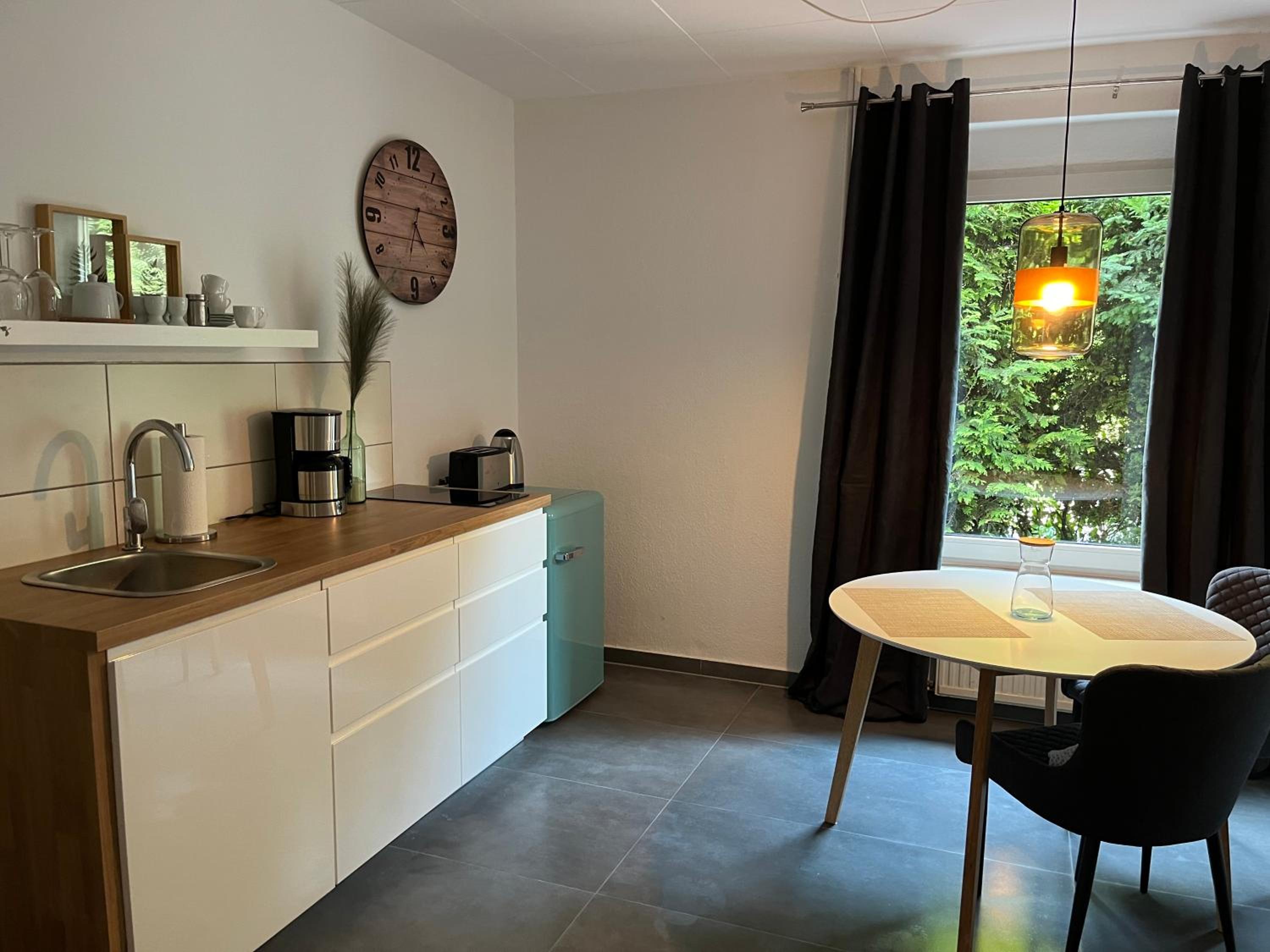 One-Bedroom Apartment - Photo 7