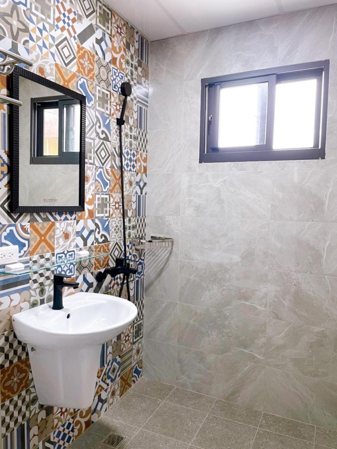 Quadruple Room with Private Bathroom photo 3