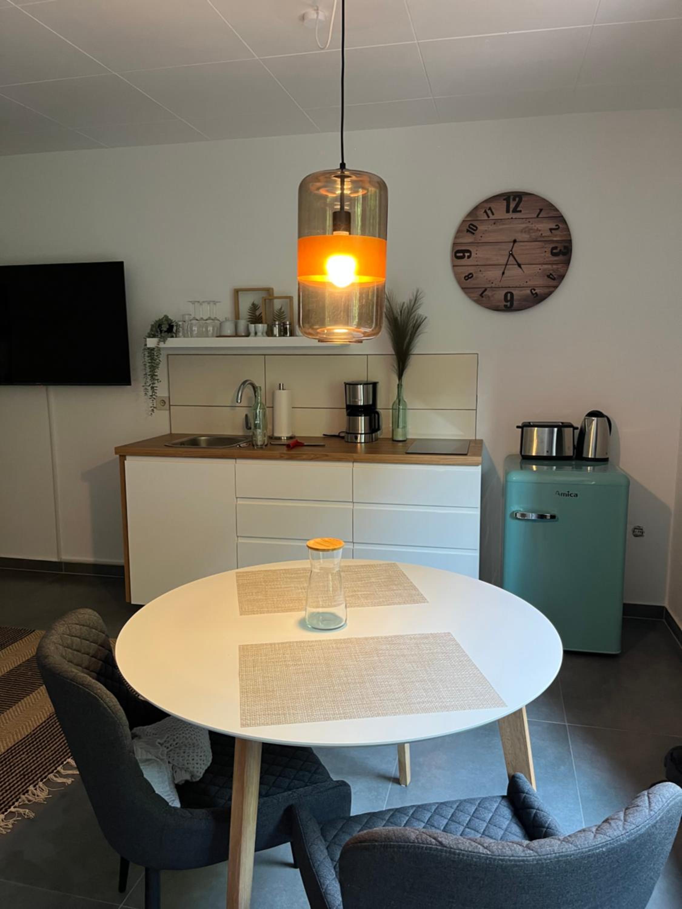 One-Bedroom Apartment - Photo 5