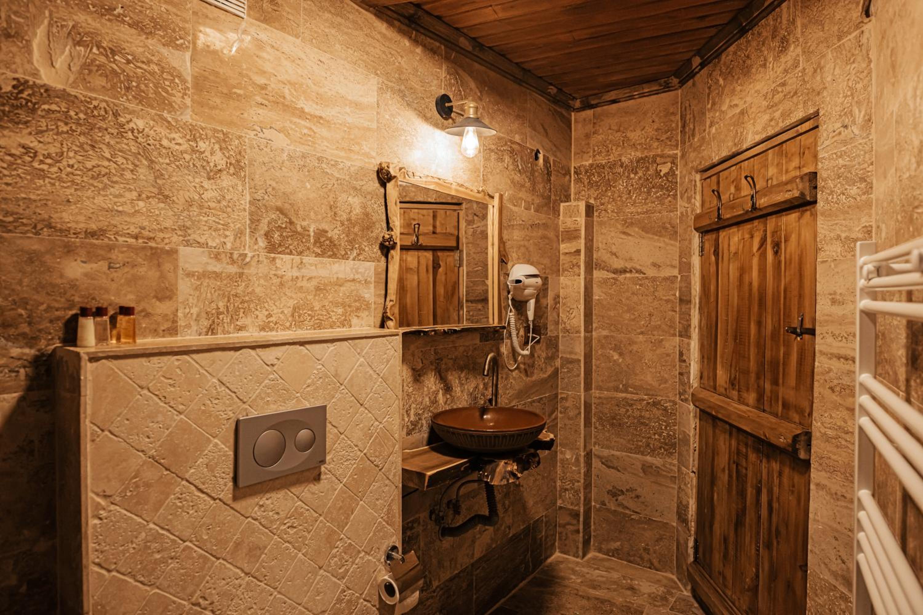 Family Suite - Photo 9