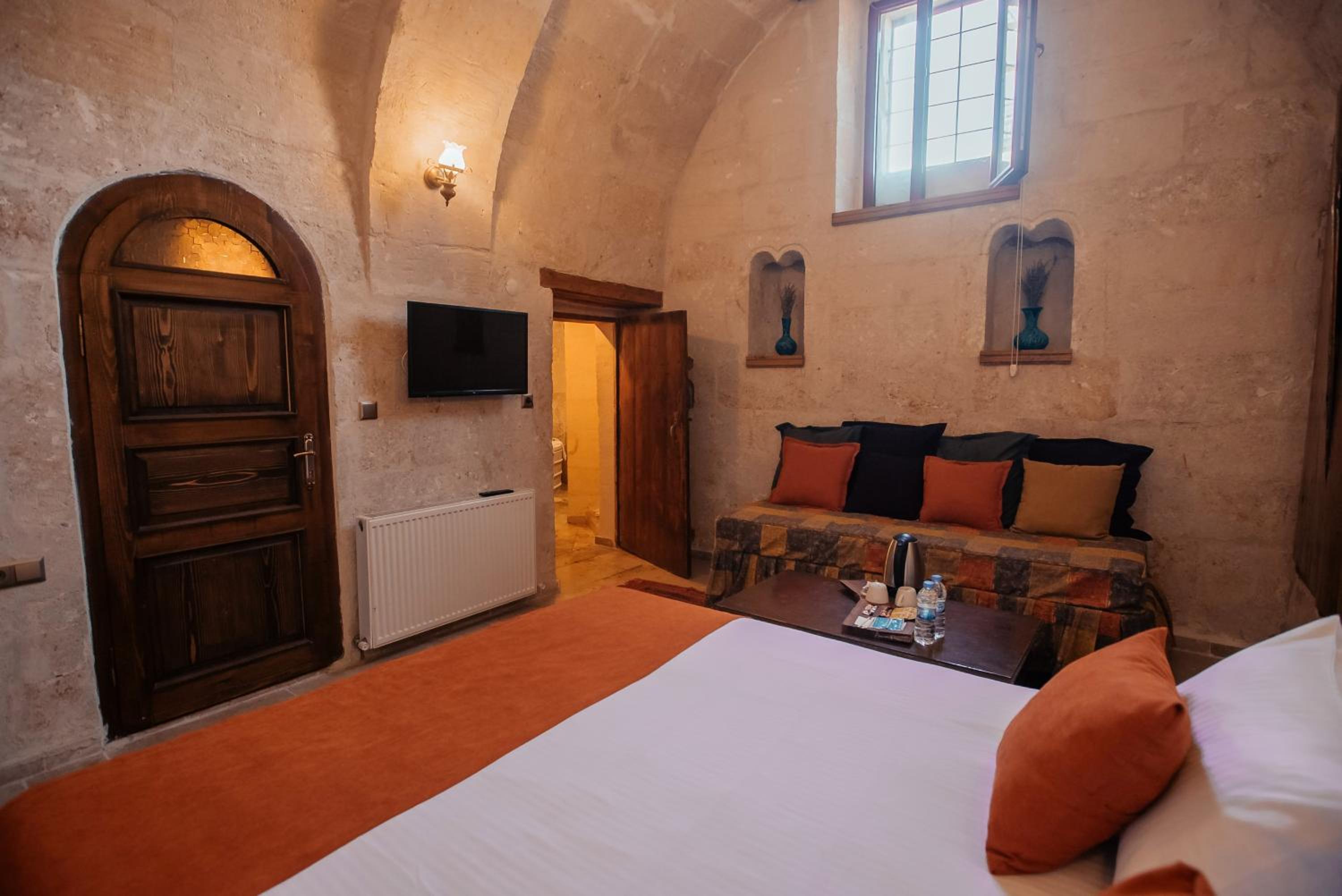 Deluxe Suite - Photo 7