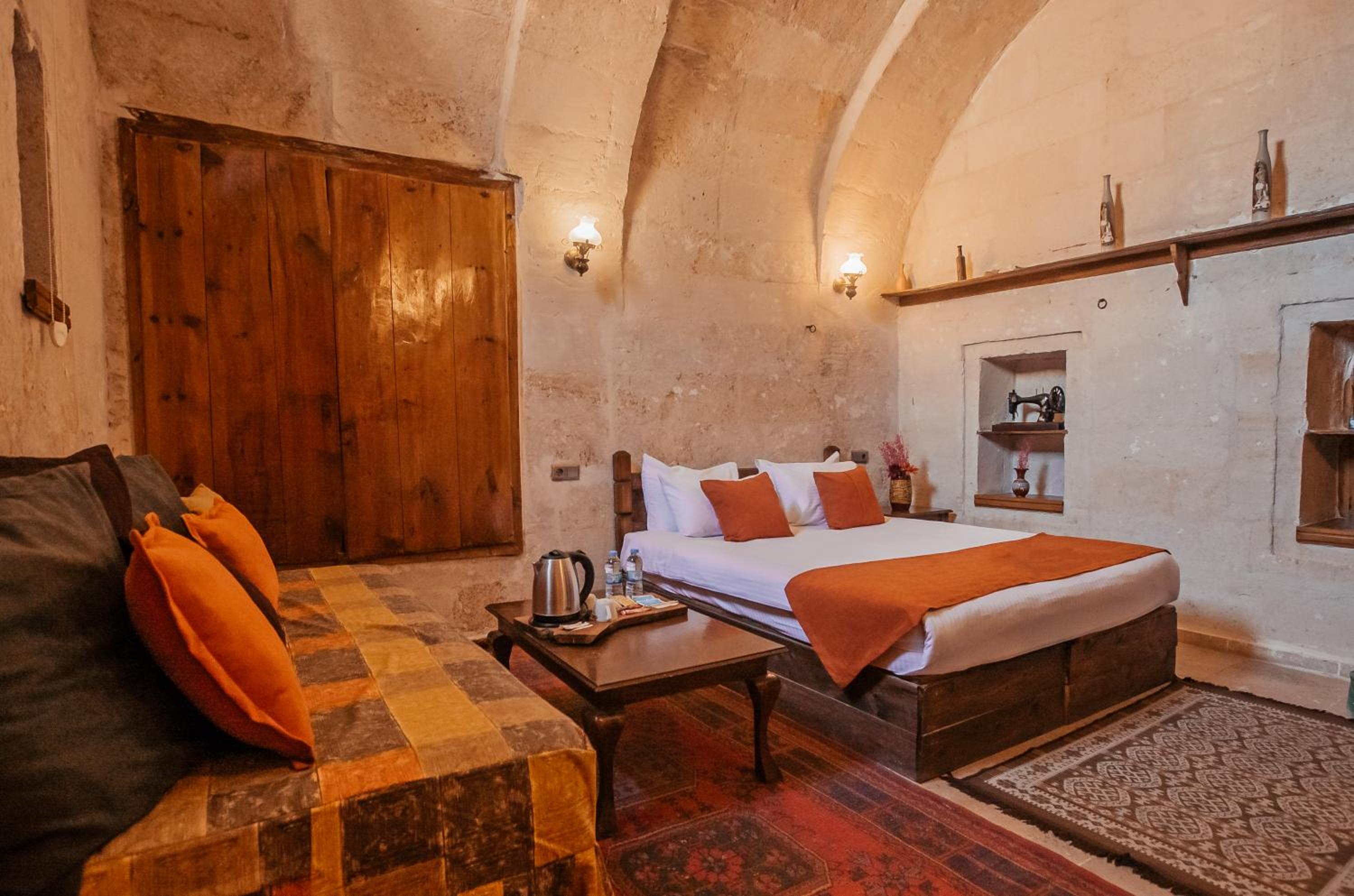 Deluxe Suite - Photo 6
