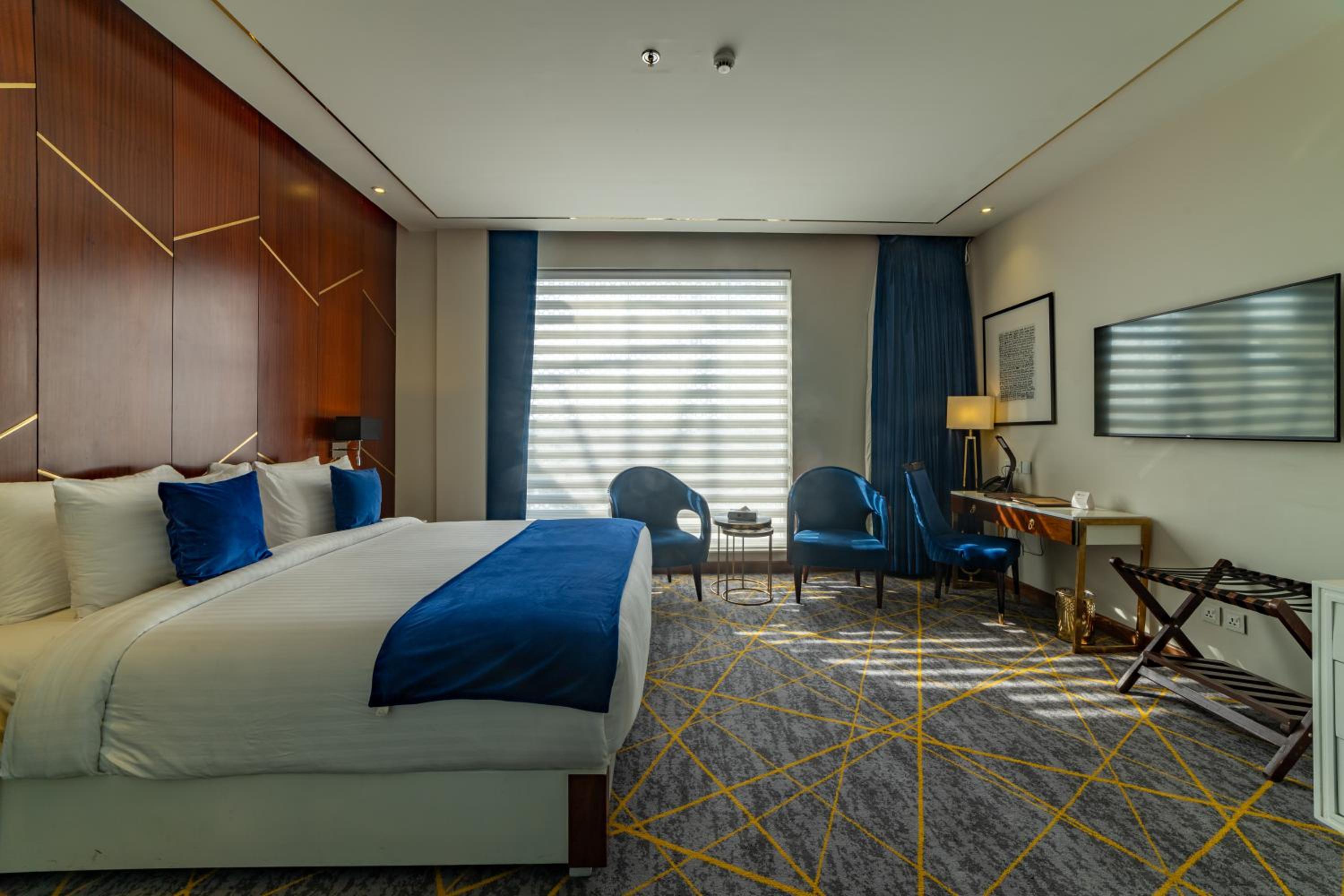 Executive Double Room with Lounge Access photo 2