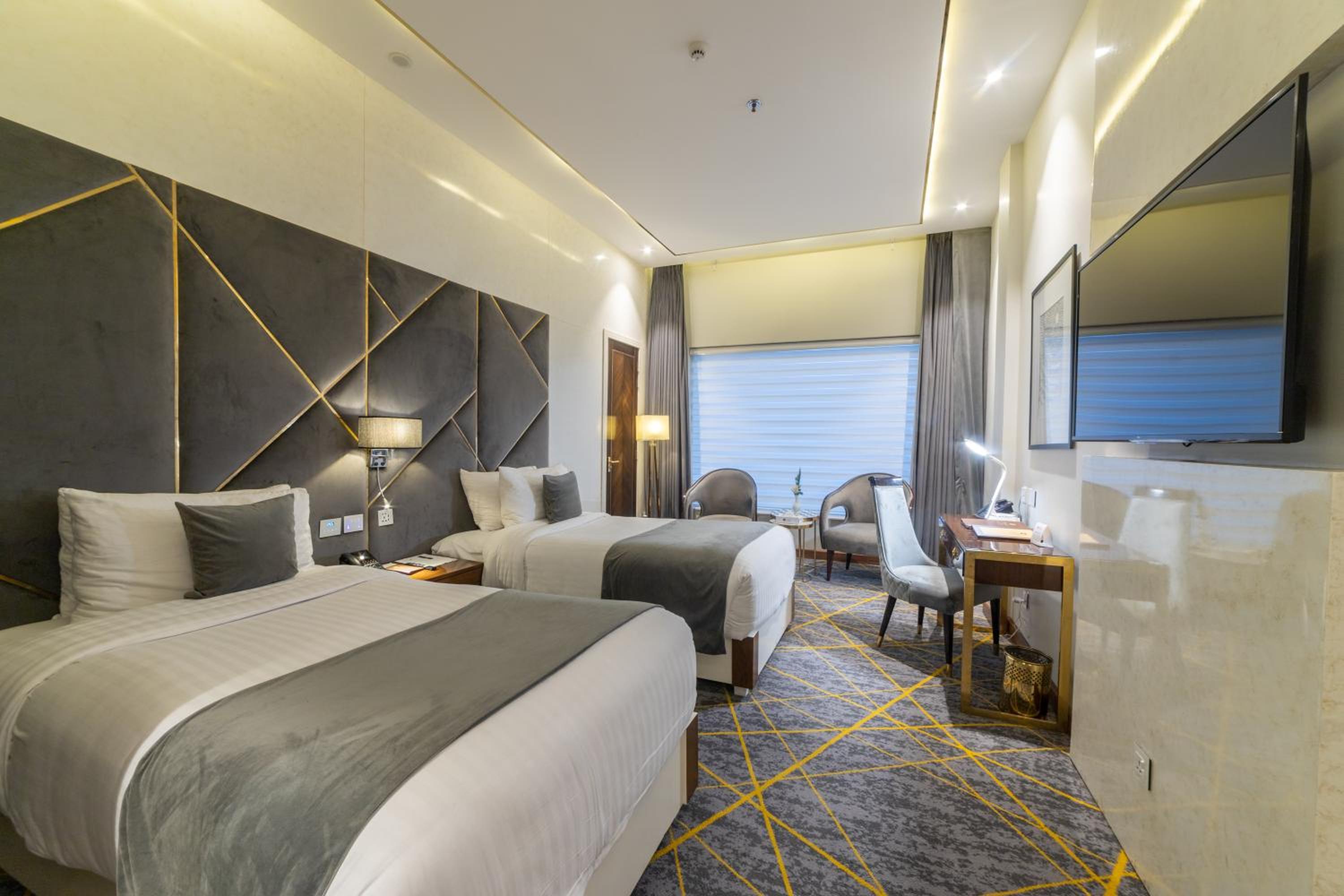 Executive Twin Room with Lounge Access photo 1
