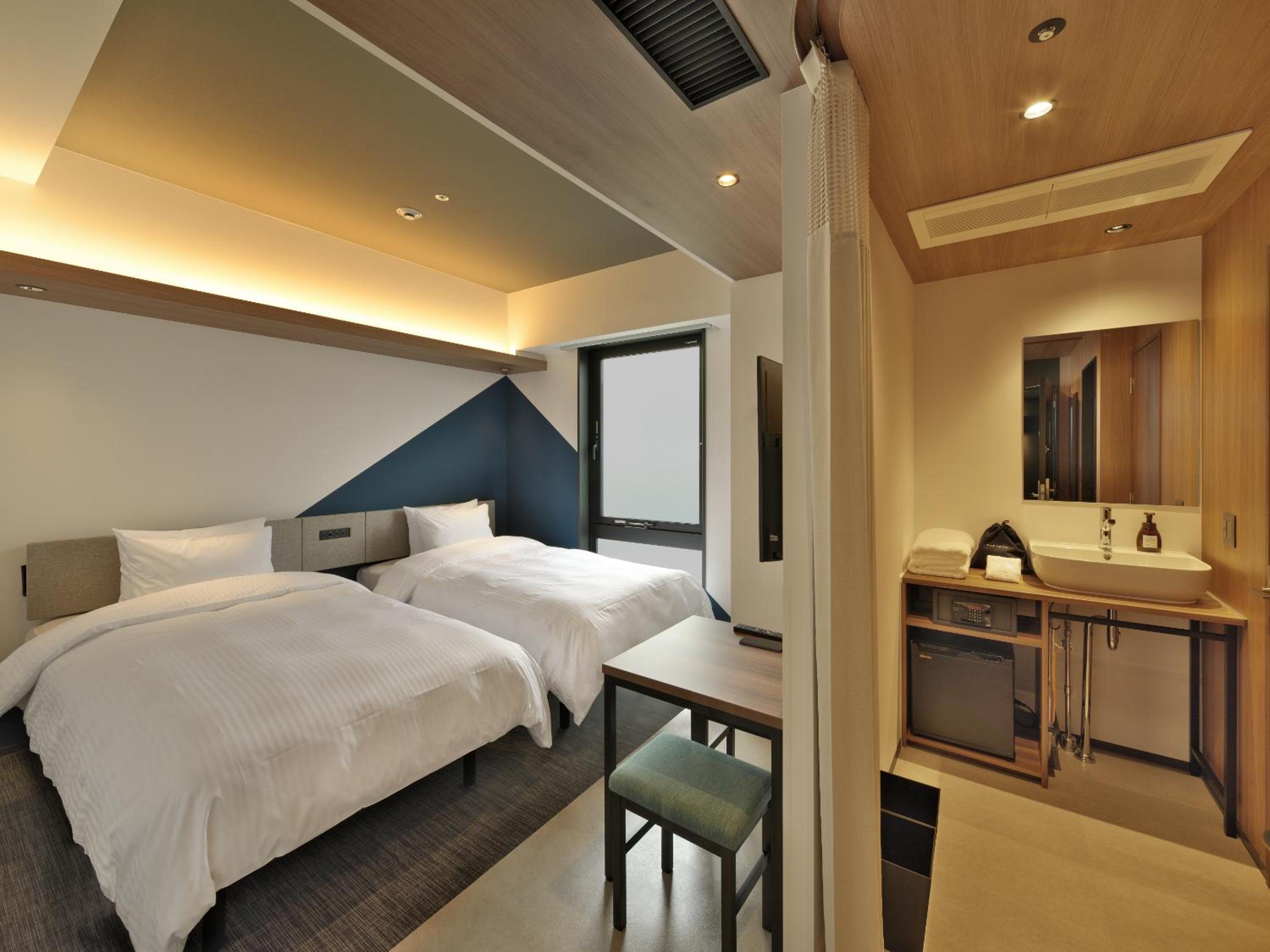 Standard Twin Room with Complimentary Breakfast - Non-Smoking - Photo 1