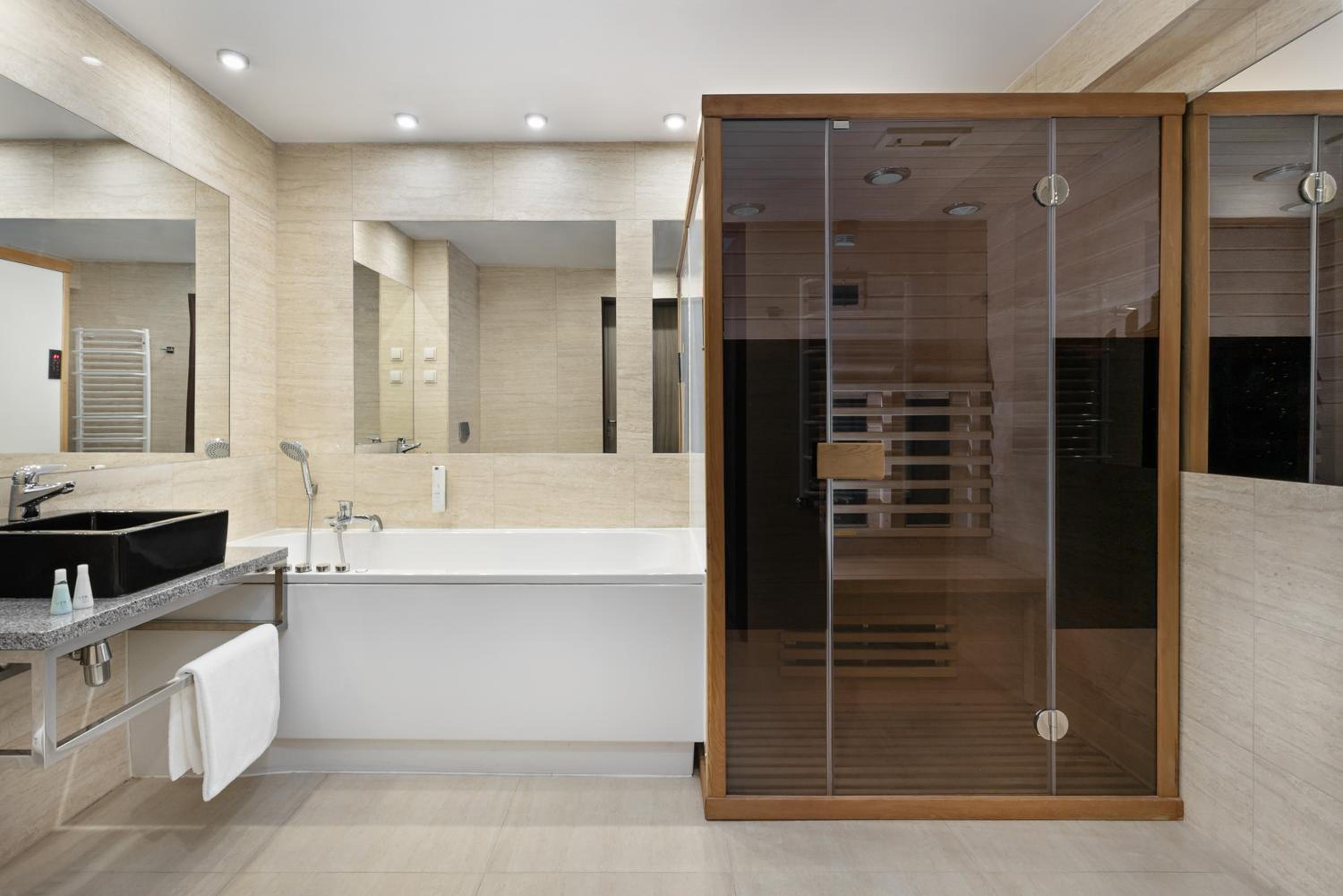 Studio with Spa Bath photo 3