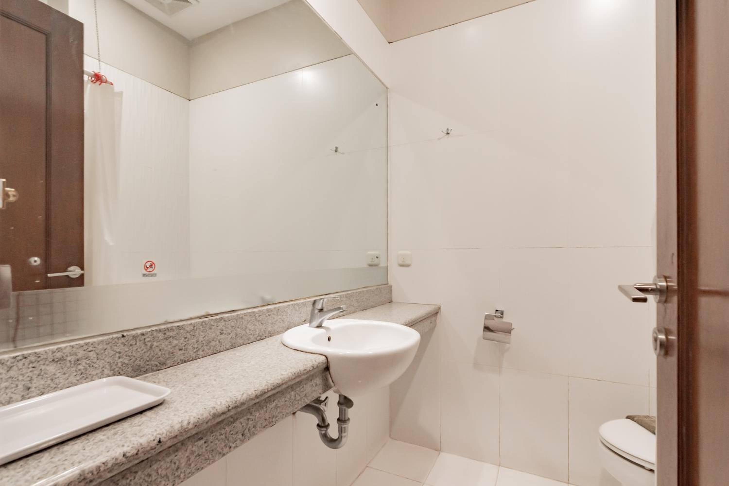 Suite - Photo 10