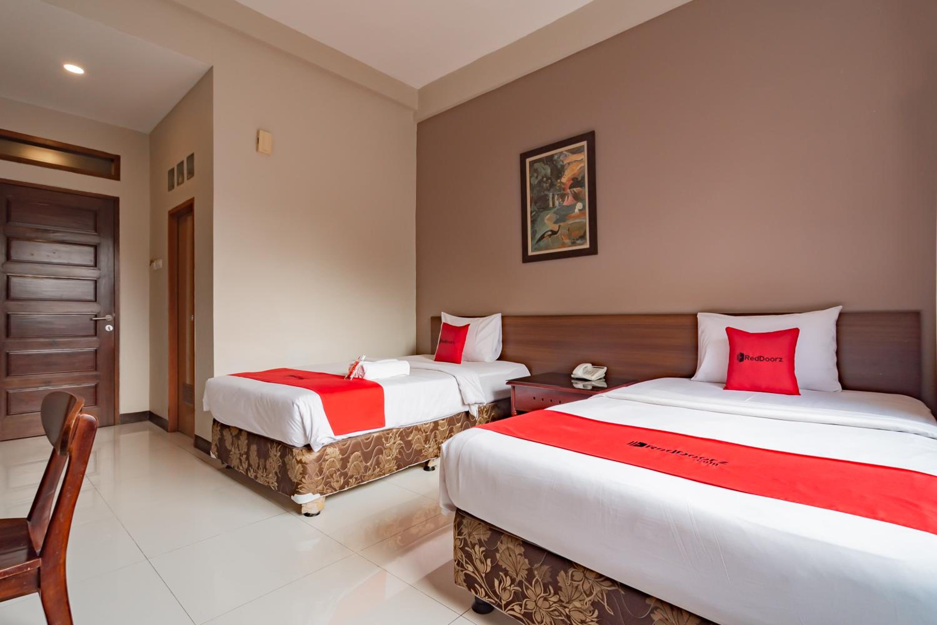 Twin Room - Photo 8