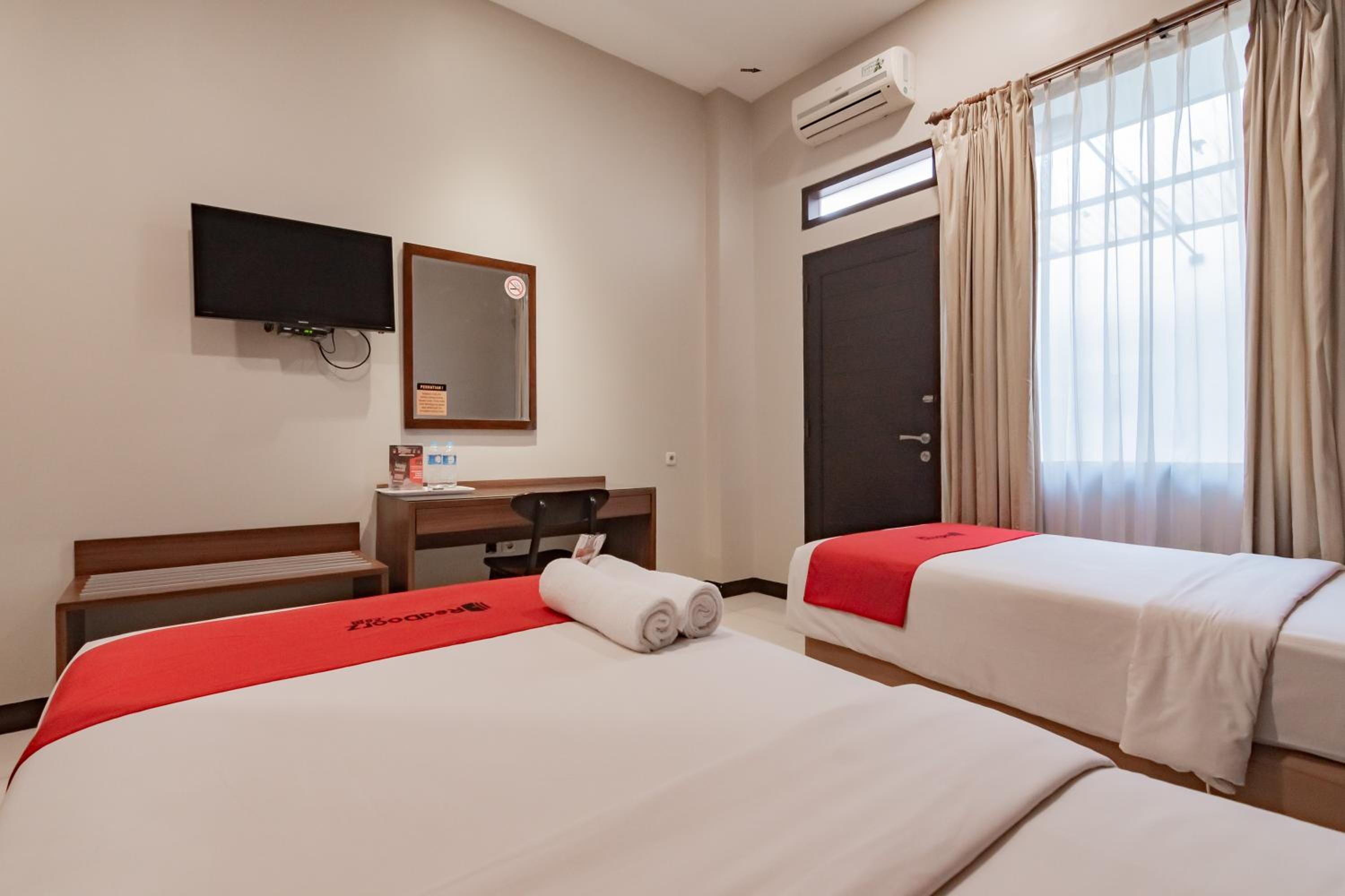 Deluxe Twin Room - Photo 1