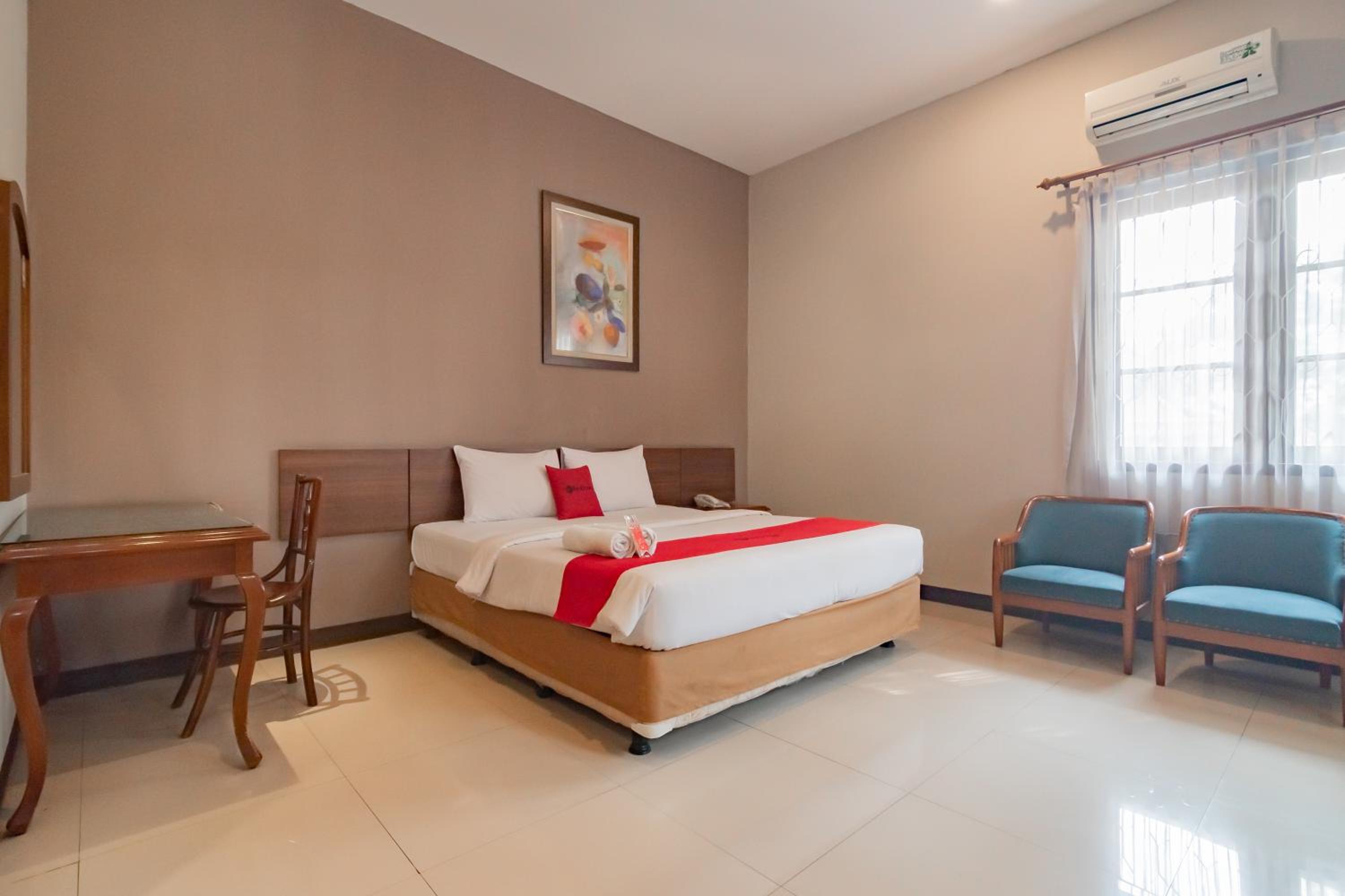 Deluxe Room - Photo 1
