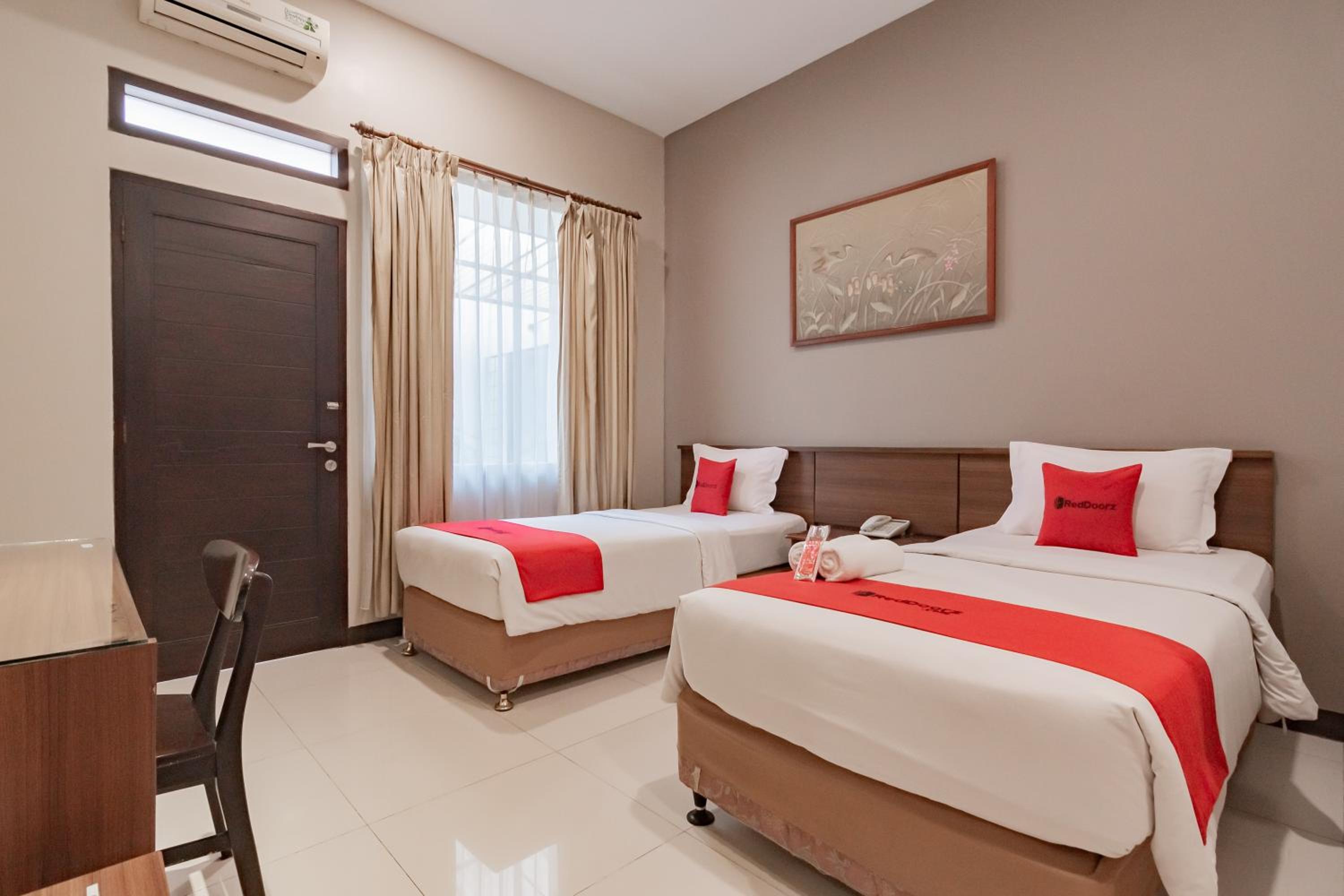 Deluxe Twin Room - Photo 6