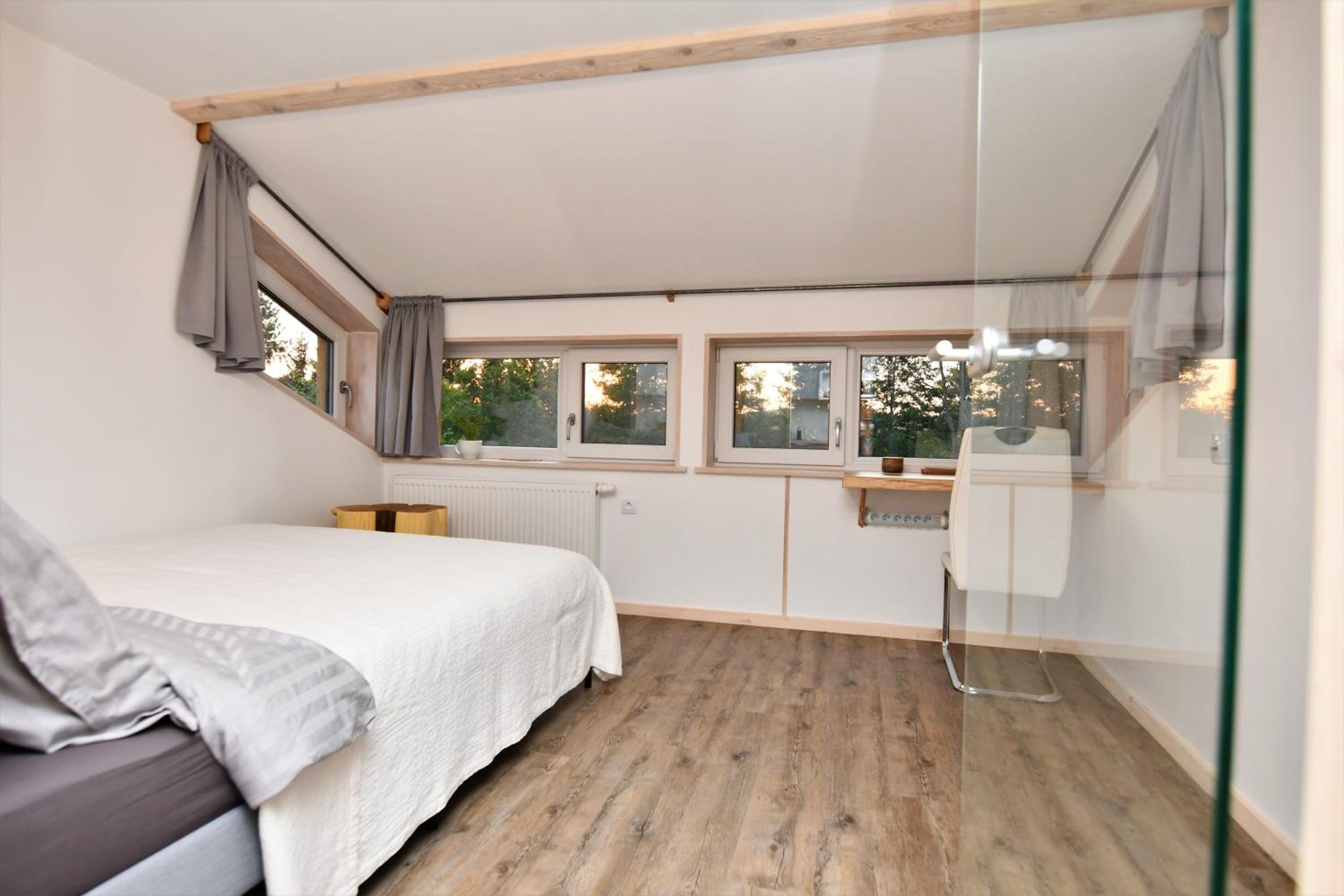 One-Bedroom Apartment - Photo 4