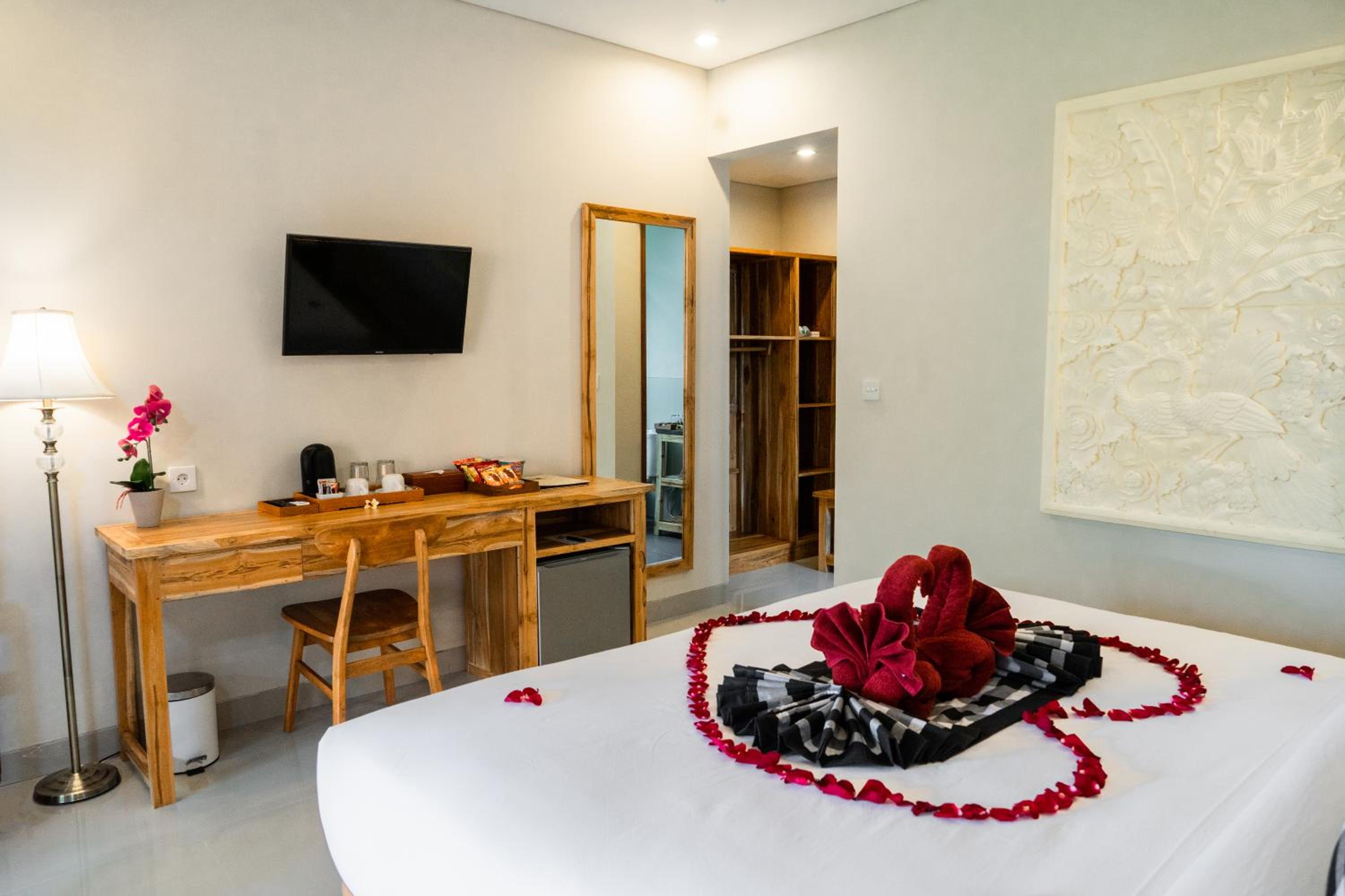 Superior Double Room with Daily Afternoon Tea  - Photo 1