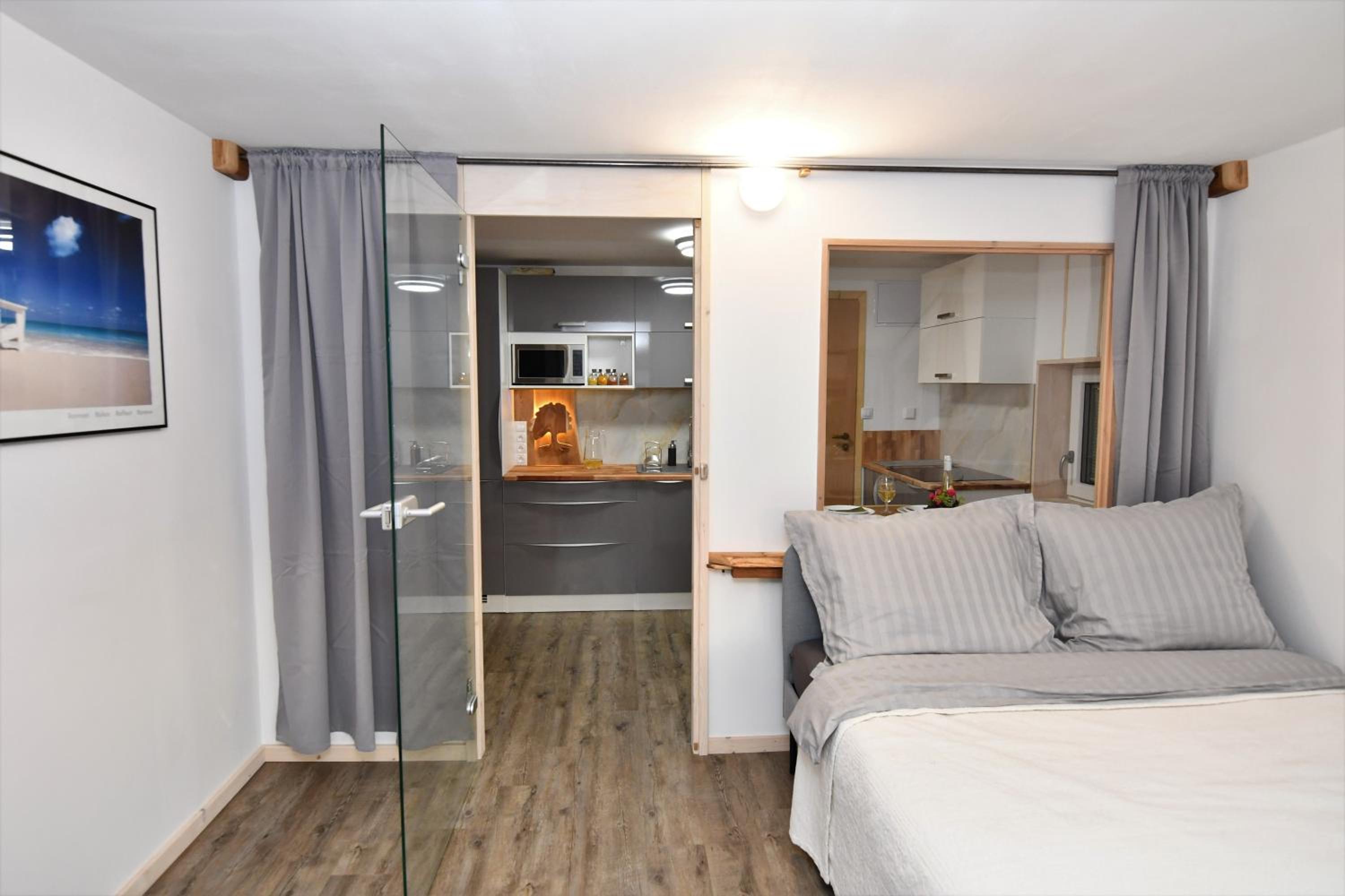 One-Bedroom Apartment - Photo 1