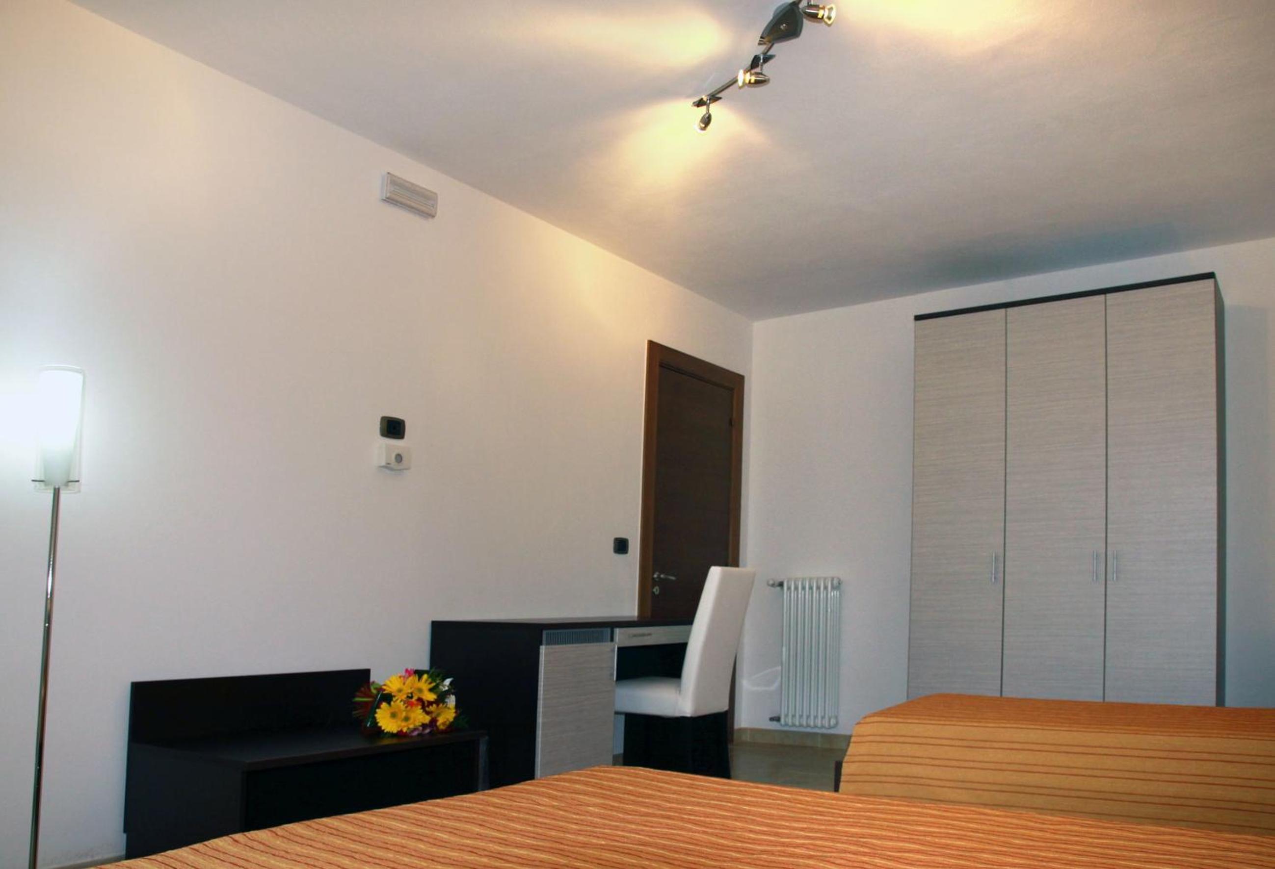 Double or Twin Room photo 2